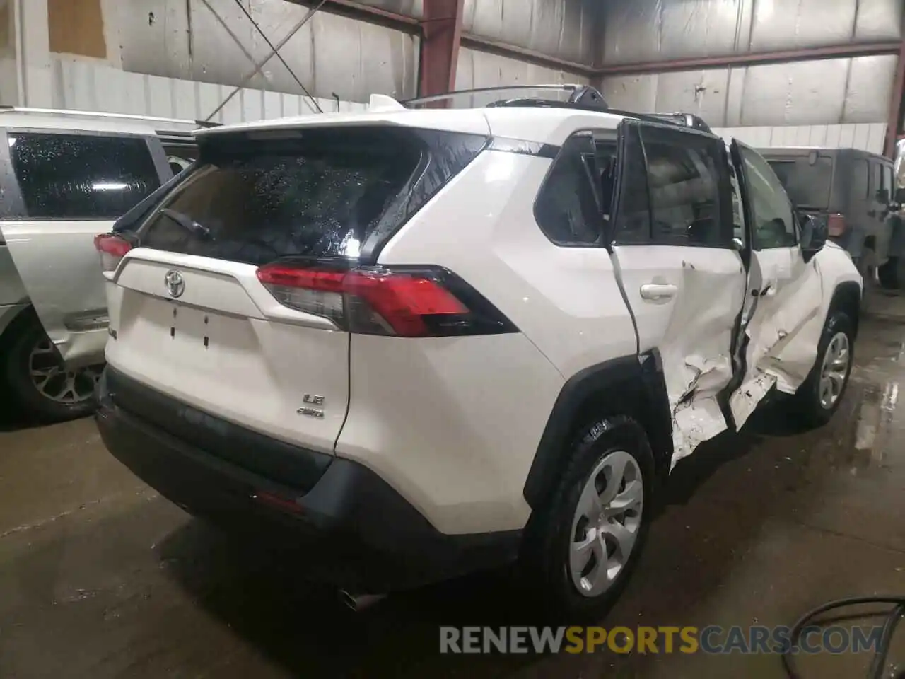 4 Photograph of a damaged car JTMF1RFVXKD510365 TOYOTA RAV4 2019