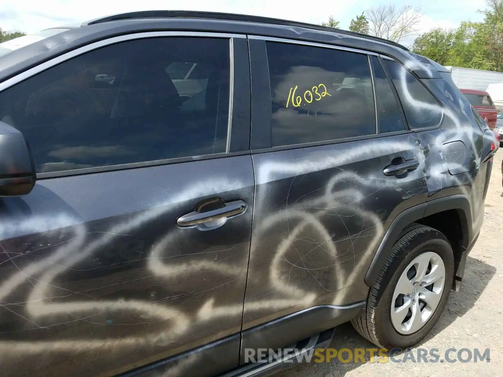 9 Photograph of a damaged car JTMF1RFVXKJ017982 TOYOTA RAV4 2019