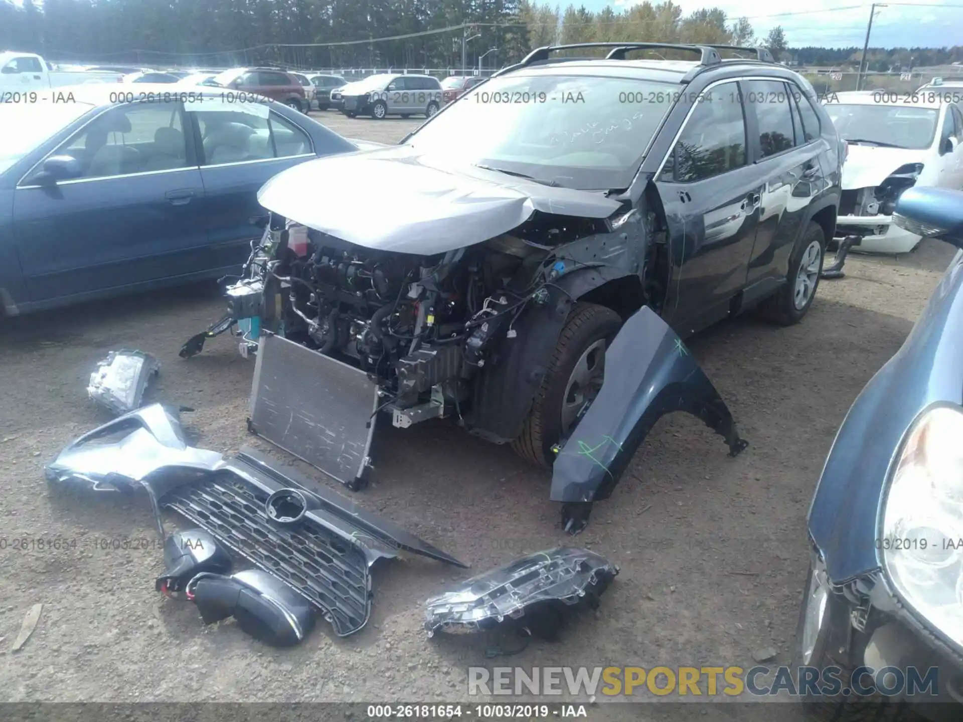 2 Photograph of a damaged car JTMG1RFV0KD020845 TOYOTA RAV4 2019