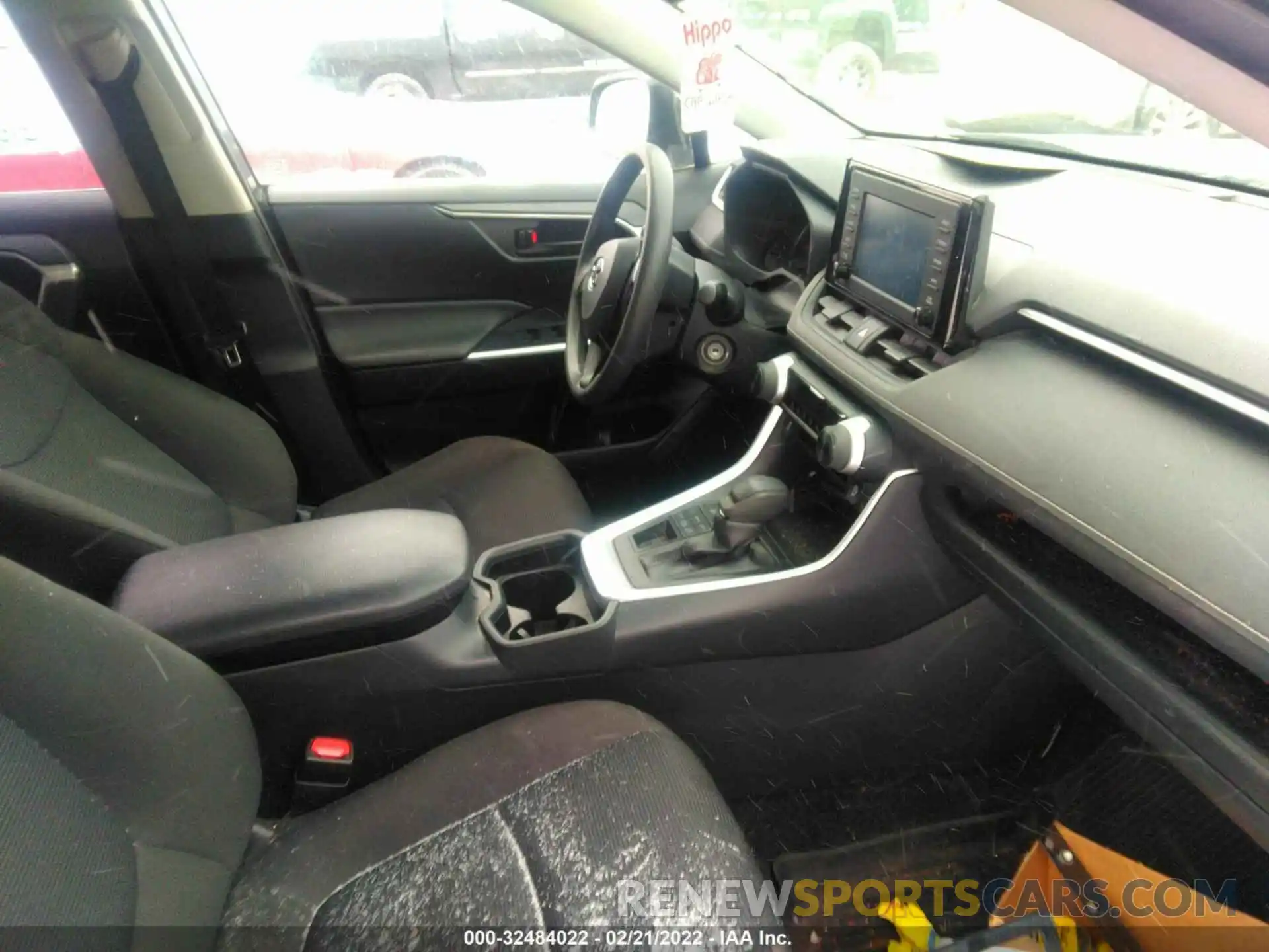 5 Photograph of a damaged car JTMG1RFV0KD044059 TOYOTA RAV4 2019