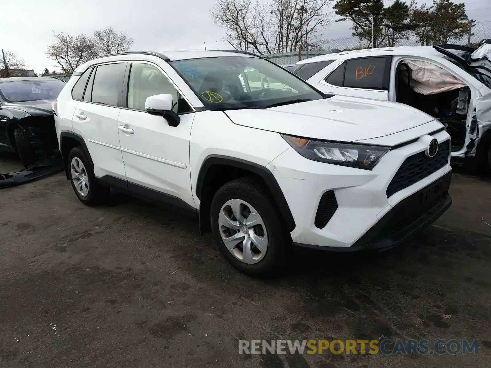 1 Photograph of a damaged car JTMG1RFV0KD511741 TOYOTA RAV4 2019