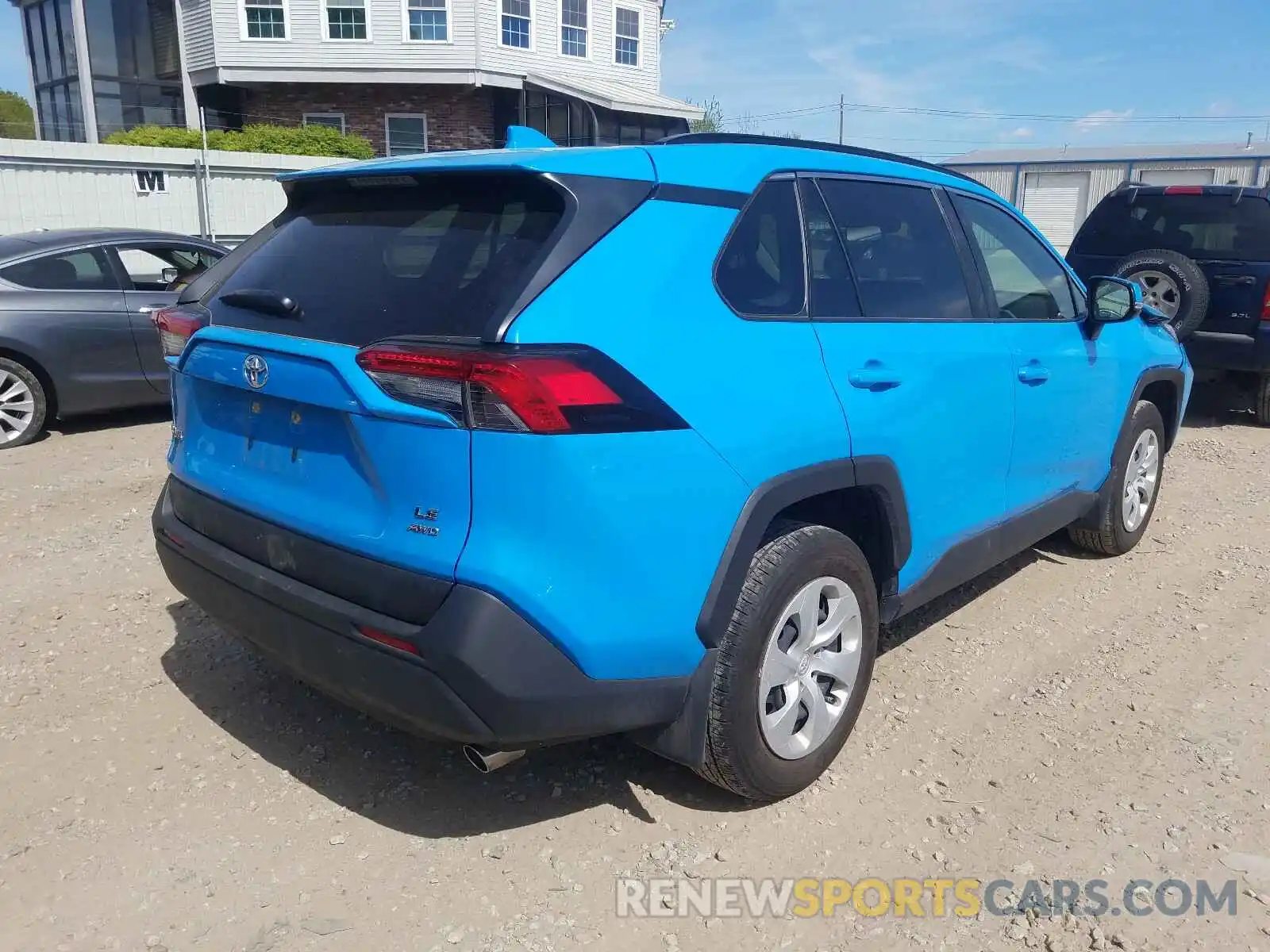 4 Photograph of a damaged car JTMG1RFV0KJ003268 TOYOTA RAV4 2019