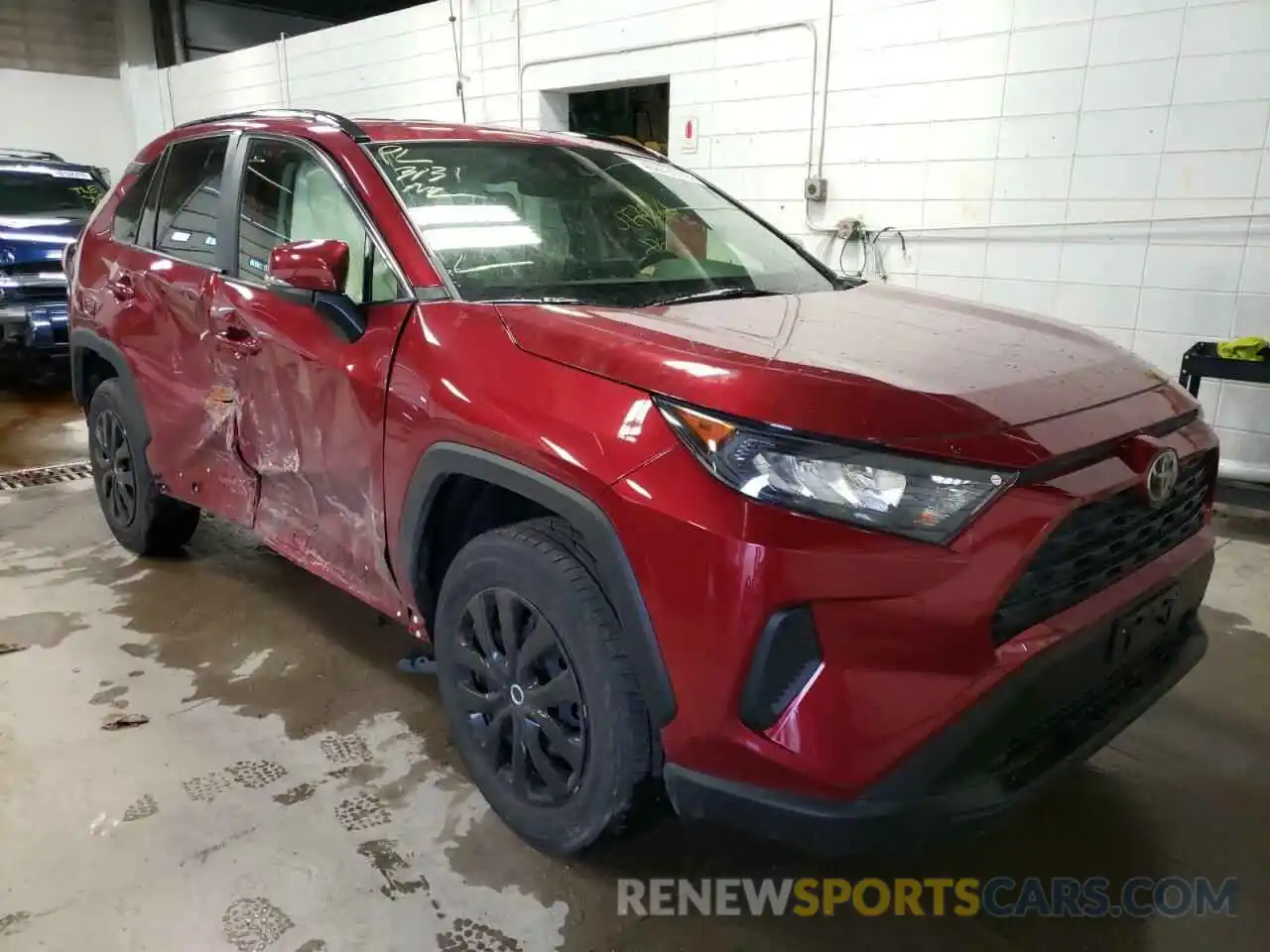 1 Photograph of a damaged car JTMG1RFV0KJ013217 TOYOTA RAV4 2019