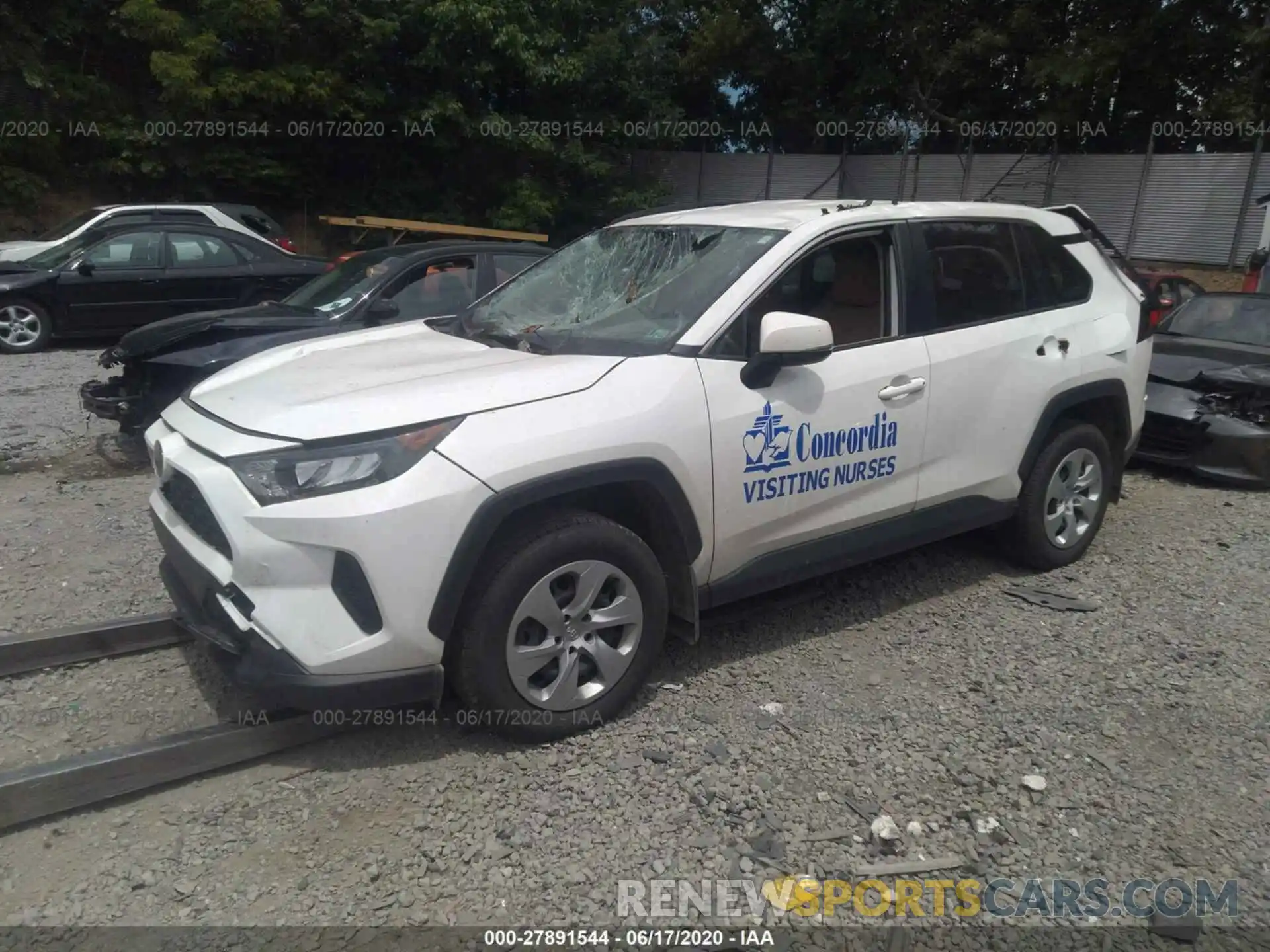 2 Photograph of a damaged car JTMG1RFV0KJ013282 TOYOTA RAV4 2019