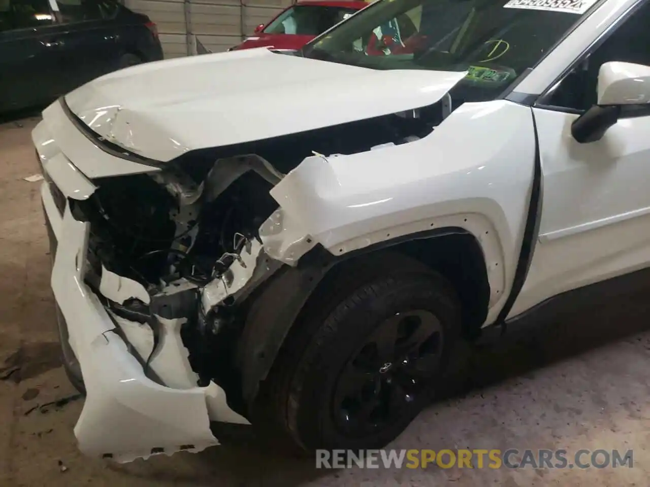 9 Photograph of a damaged car JTMG1RFV1KD043860 TOYOTA RAV4 2019