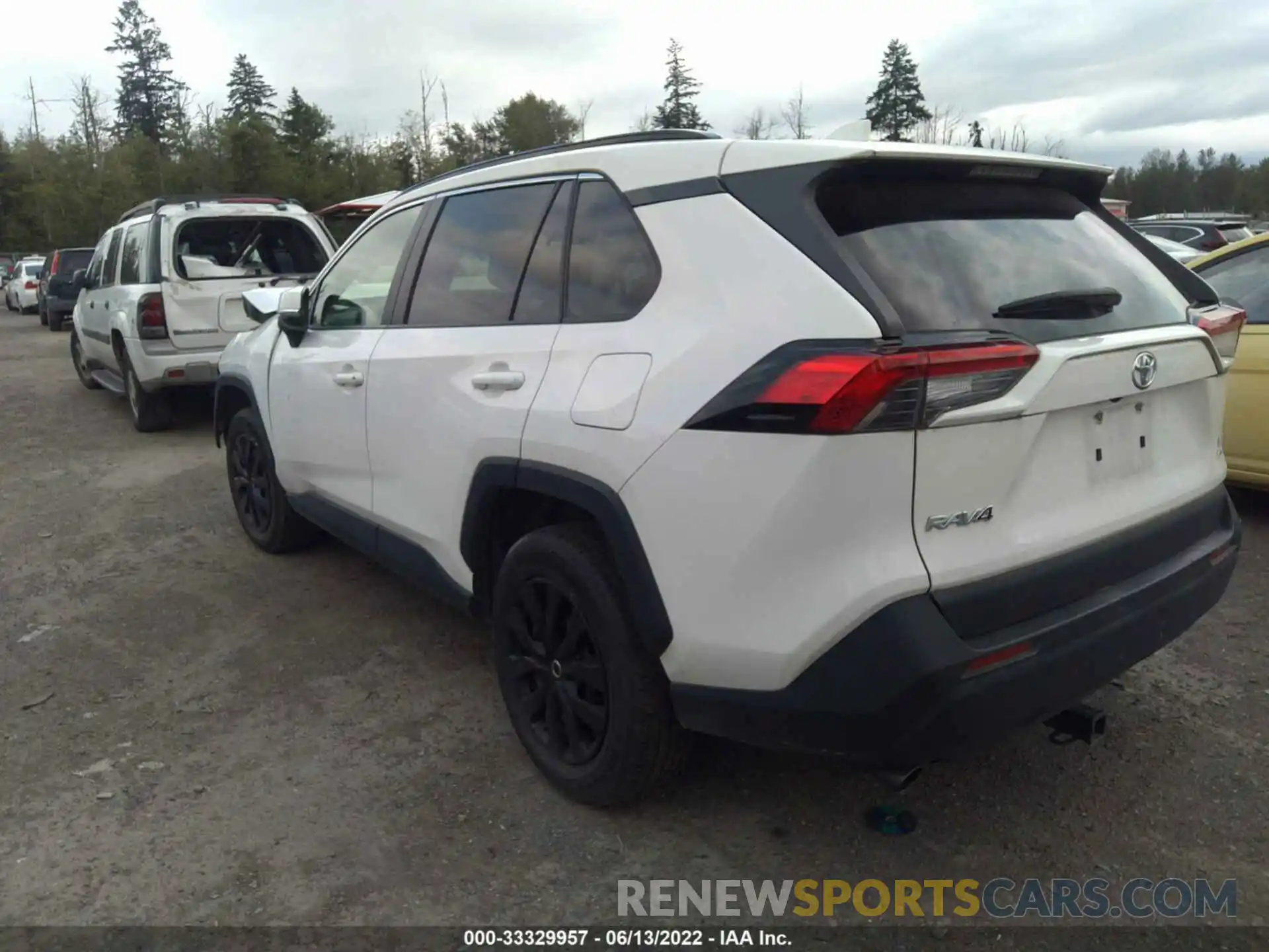 3 Фотография поврежденного автомобиля JTMG1RFV1KD500361 TOYOTA RAV4 2019