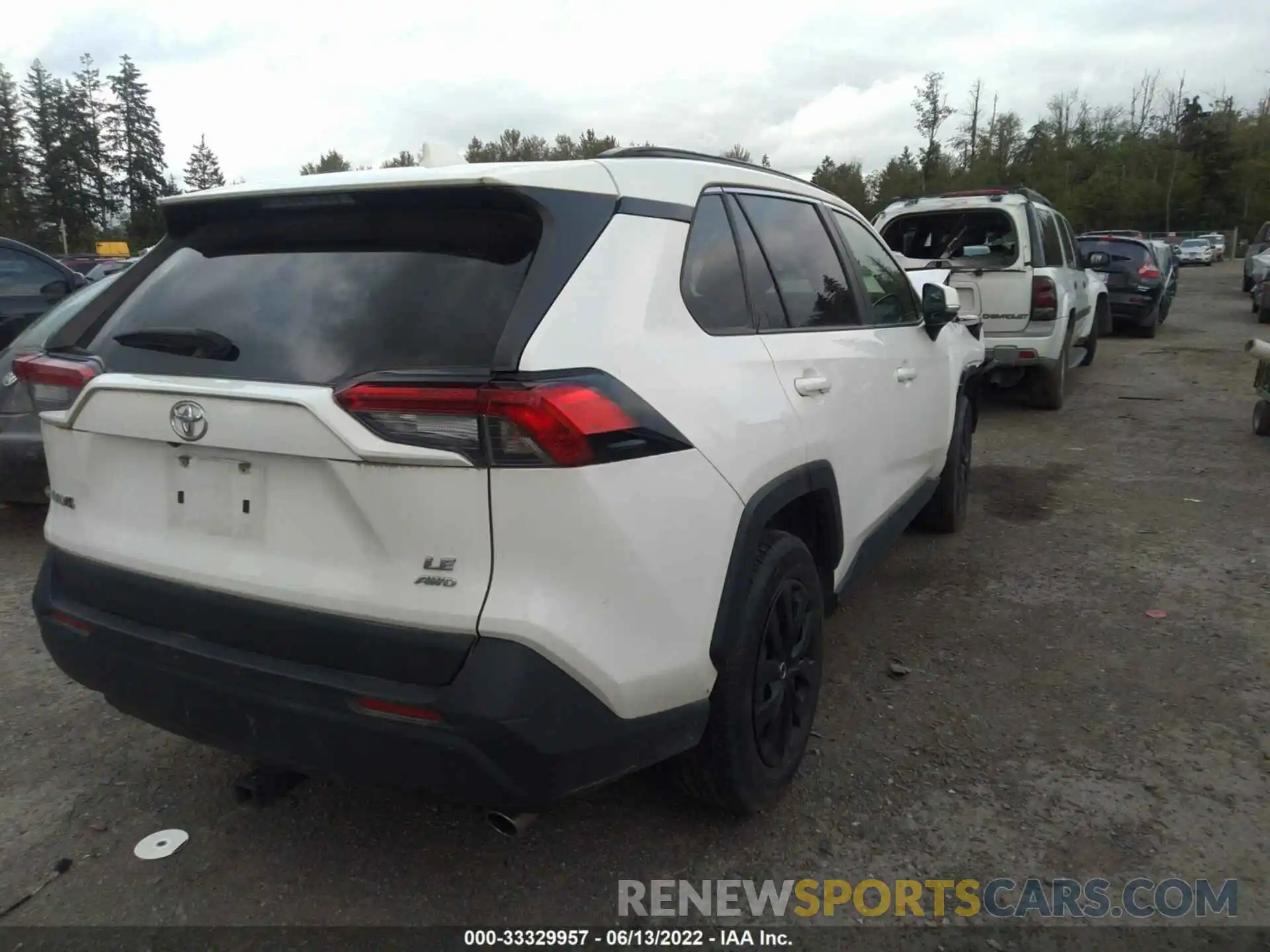 4 Photograph of a damaged car JTMG1RFV1KD500361 TOYOTA RAV4 2019