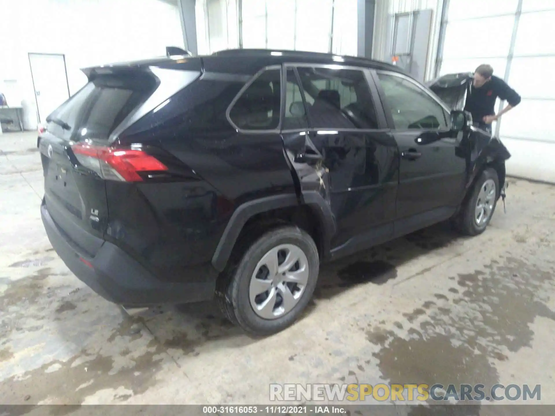 4 Photograph of a damaged car JTMG1RFV1KJ006888 TOYOTA RAV4 2019