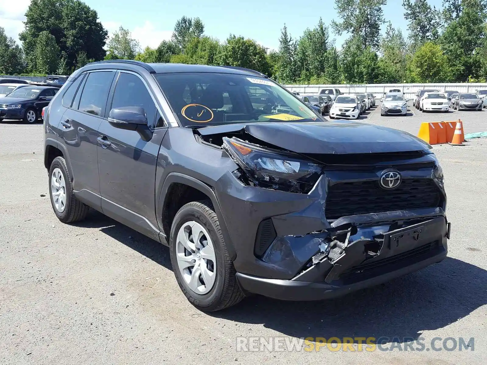 1 Photograph of a damaged car JTMG1RFV1KJ018605 TOYOTA RAV4 2019