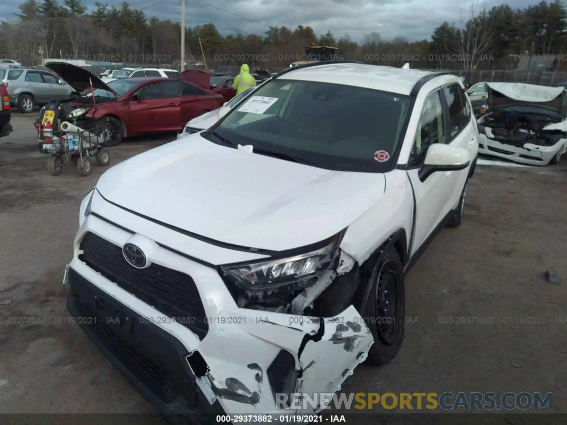 2 Фотография поврежденного автомобиля JTMG1RFV2KD004503 TOYOTA RAV4 2019