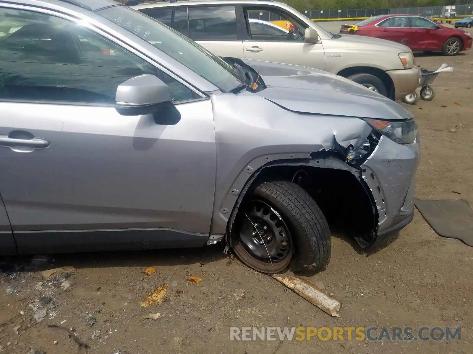 9 Фотография поврежденного автомобиля JTMG1RFV2KD010768 TOYOTA RAV4 2019