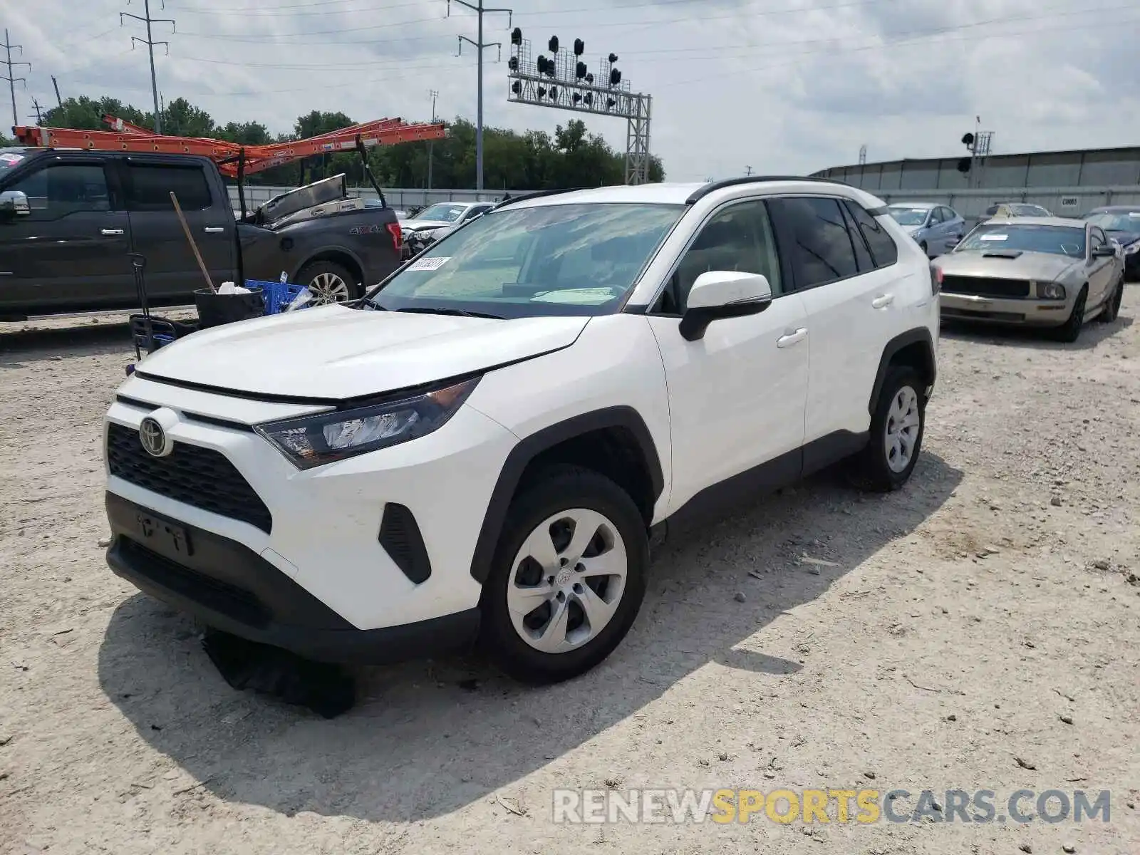 2 Photograph of a damaged car JTMG1RFV2KD019955 TOYOTA RAV4 2019