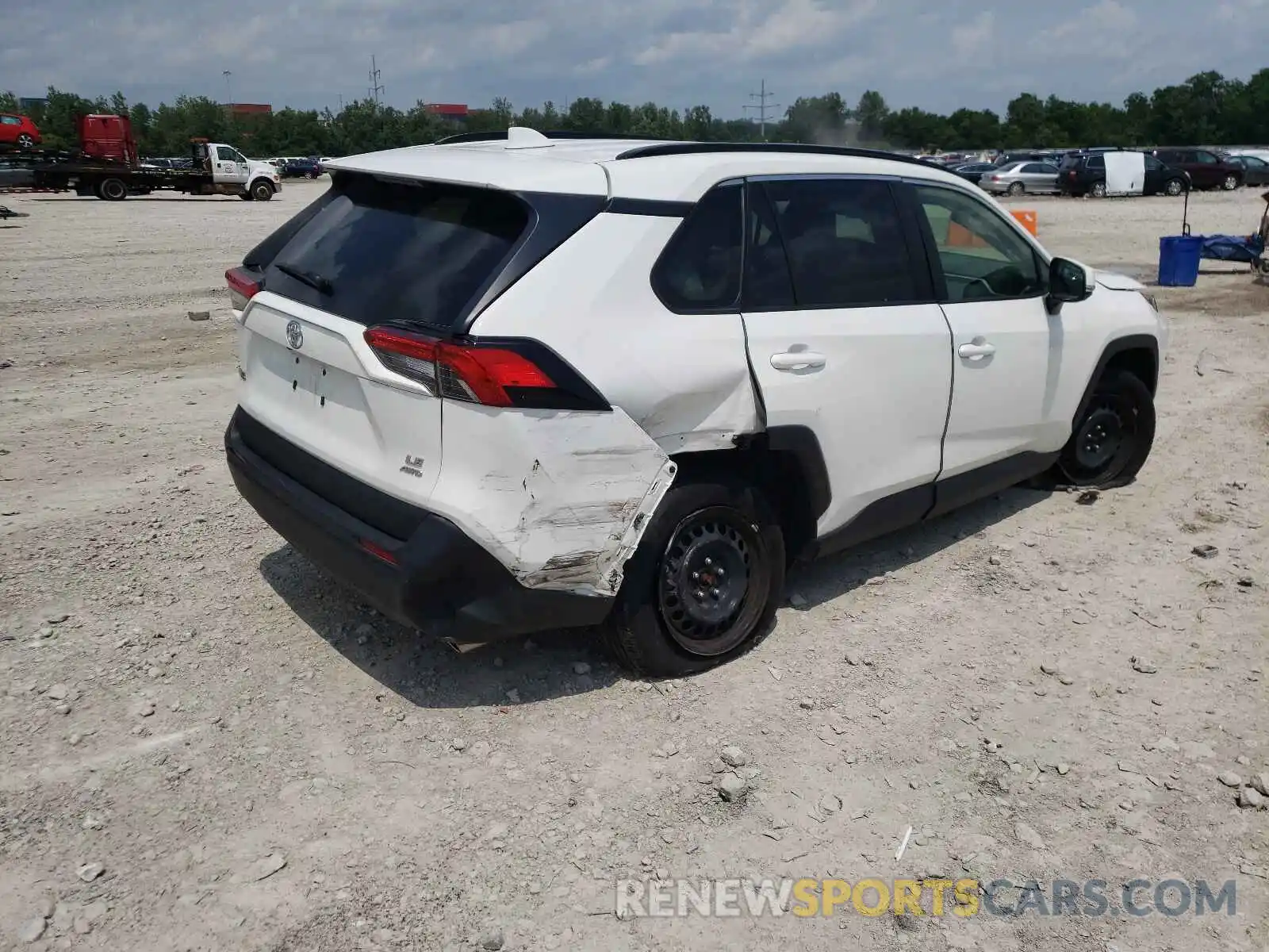 4 Photograph of a damaged car JTMG1RFV2KD019955 TOYOTA RAV4 2019