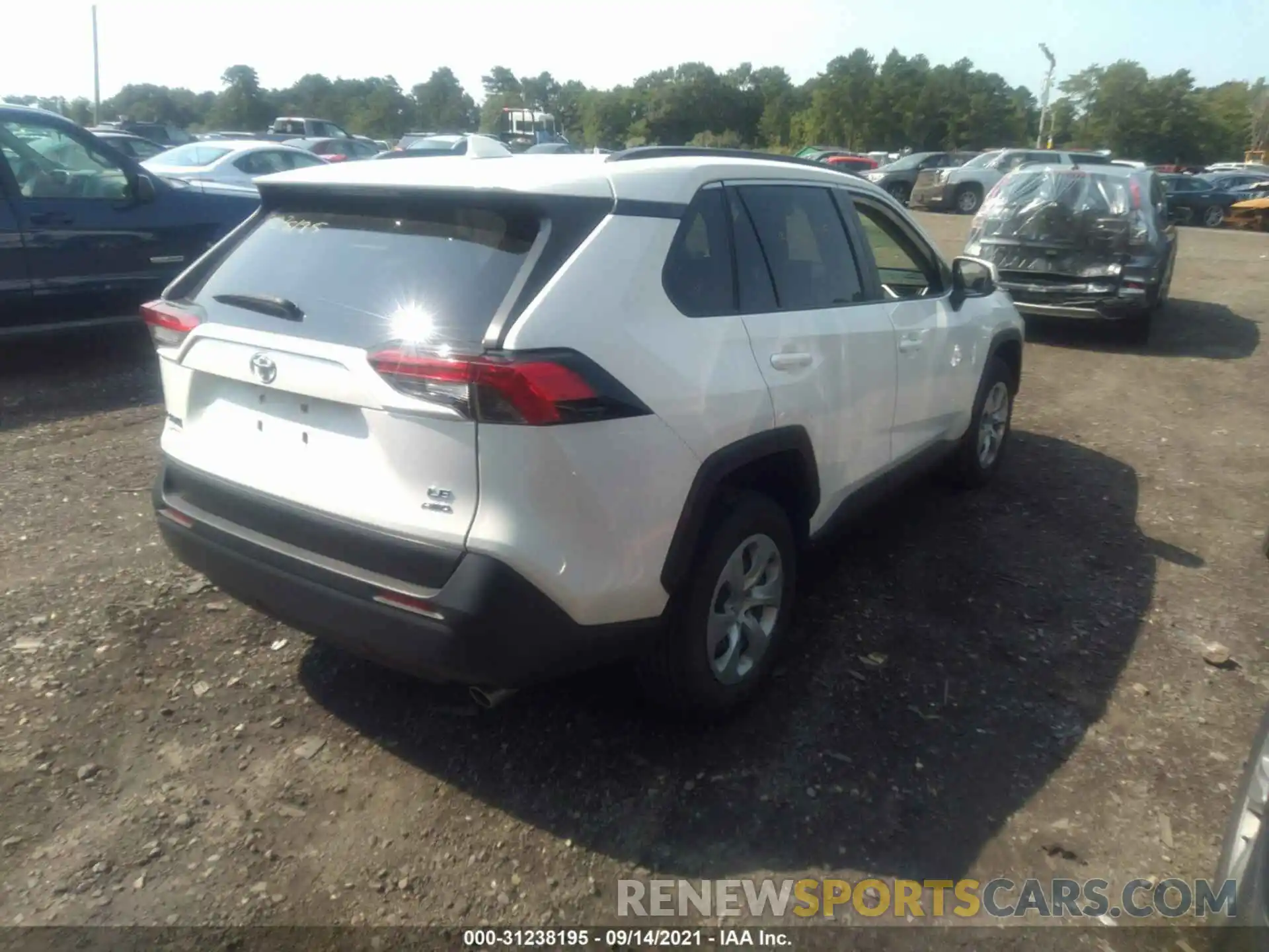 4 Фотография поврежденного автомобиля JTMG1RFV2KD022435 TOYOTA RAV4 2019