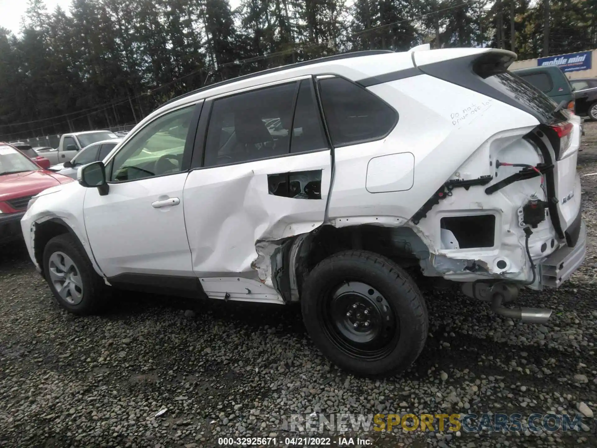 6 Photograph of a damaged car JTMG1RFV2KD039168 TOYOTA RAV4 2019