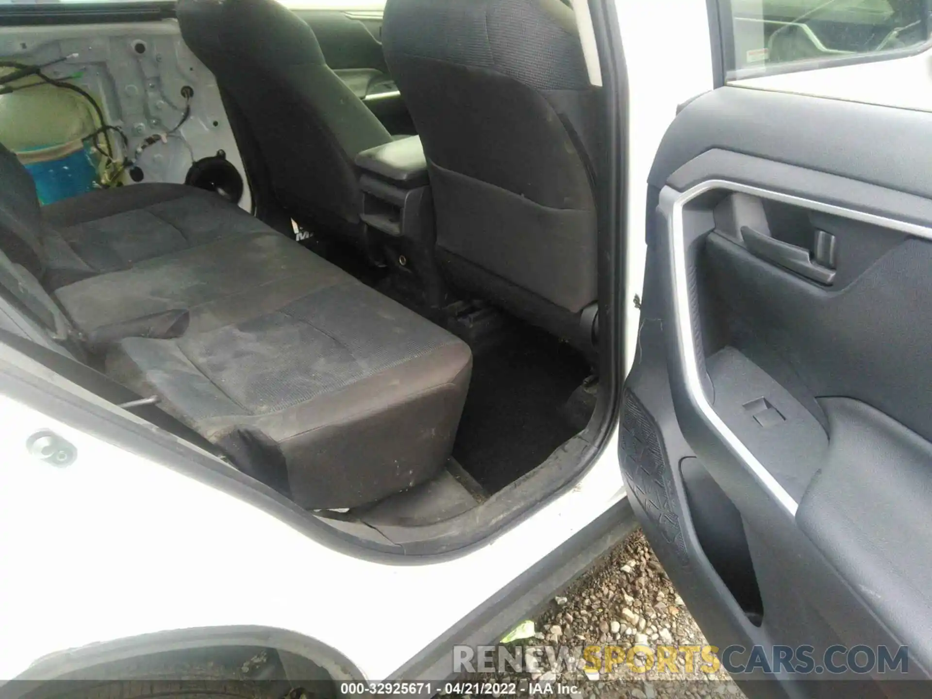 8 Фотография поврежденного автомобиля JTMG1RFV2KD039168 TOYOTA RAV4 2019