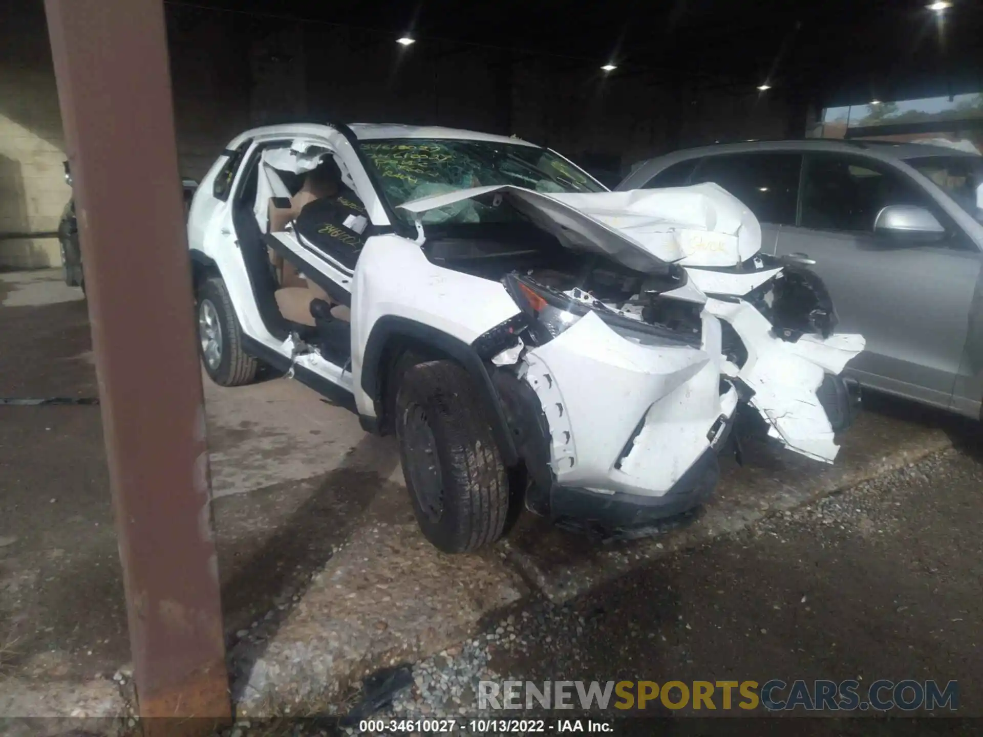 1 Photograph of a damaged car JTMG1RFV3KD034660 TOYOTA RAV4 2019