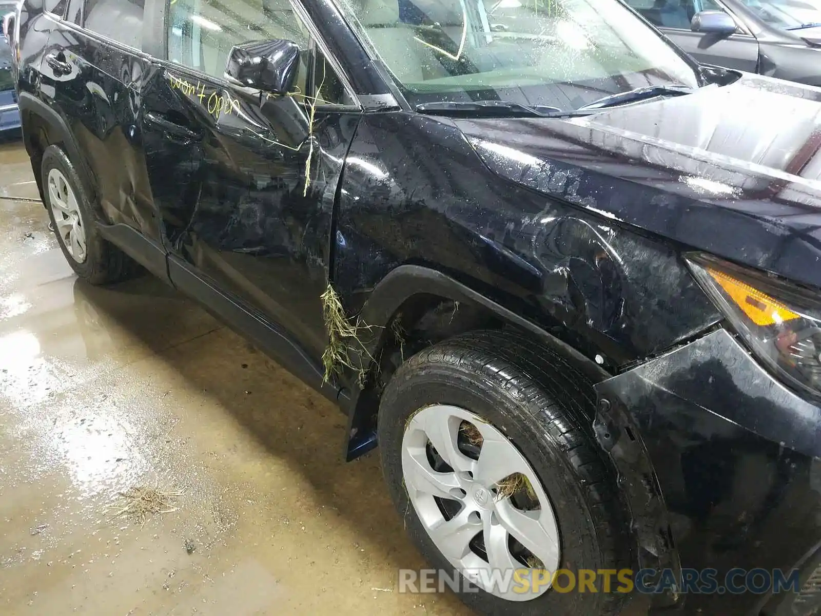 9 Фотография поврежденного автомобиля JTMG1RFV3KD047165 TOYOTA RAV4 2019