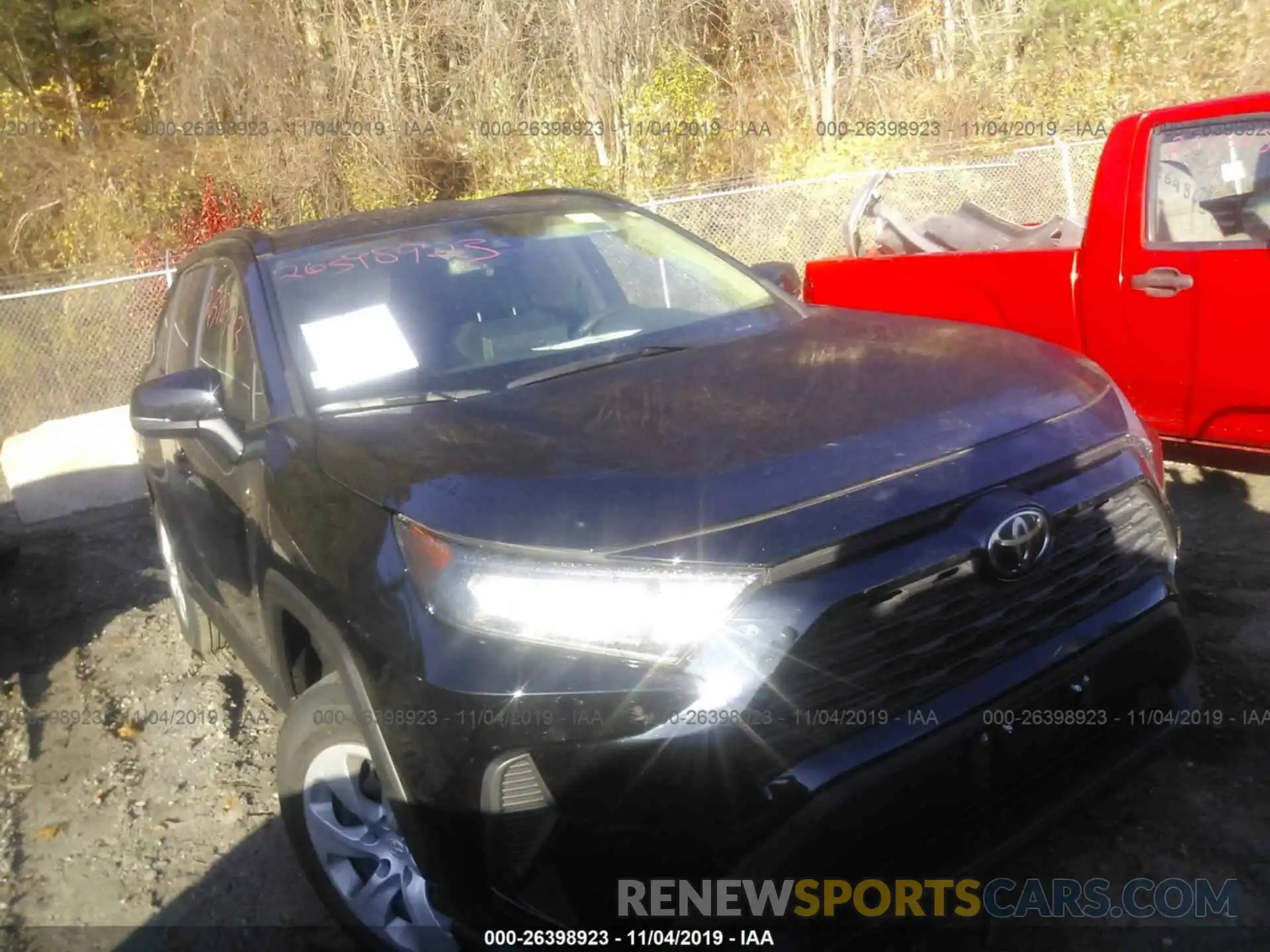 1 Photograph of a damaged car JTMG1RFV3KD506615 TOYOTA RAV4 2019