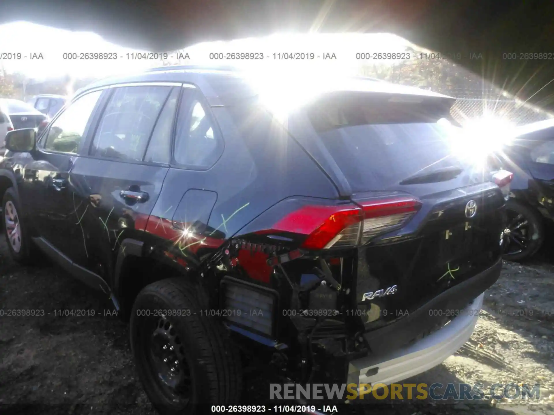 3 Фотография поврежденного автомобиля JTMG1RFV3KD506615 TOYOTA RAV4 2019