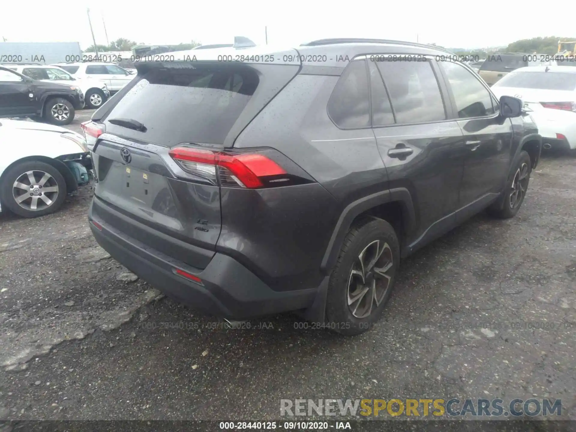 4 Photograph of a damaged car JTMG1RFV3KJ006844 TOYOTA RAV4 2019