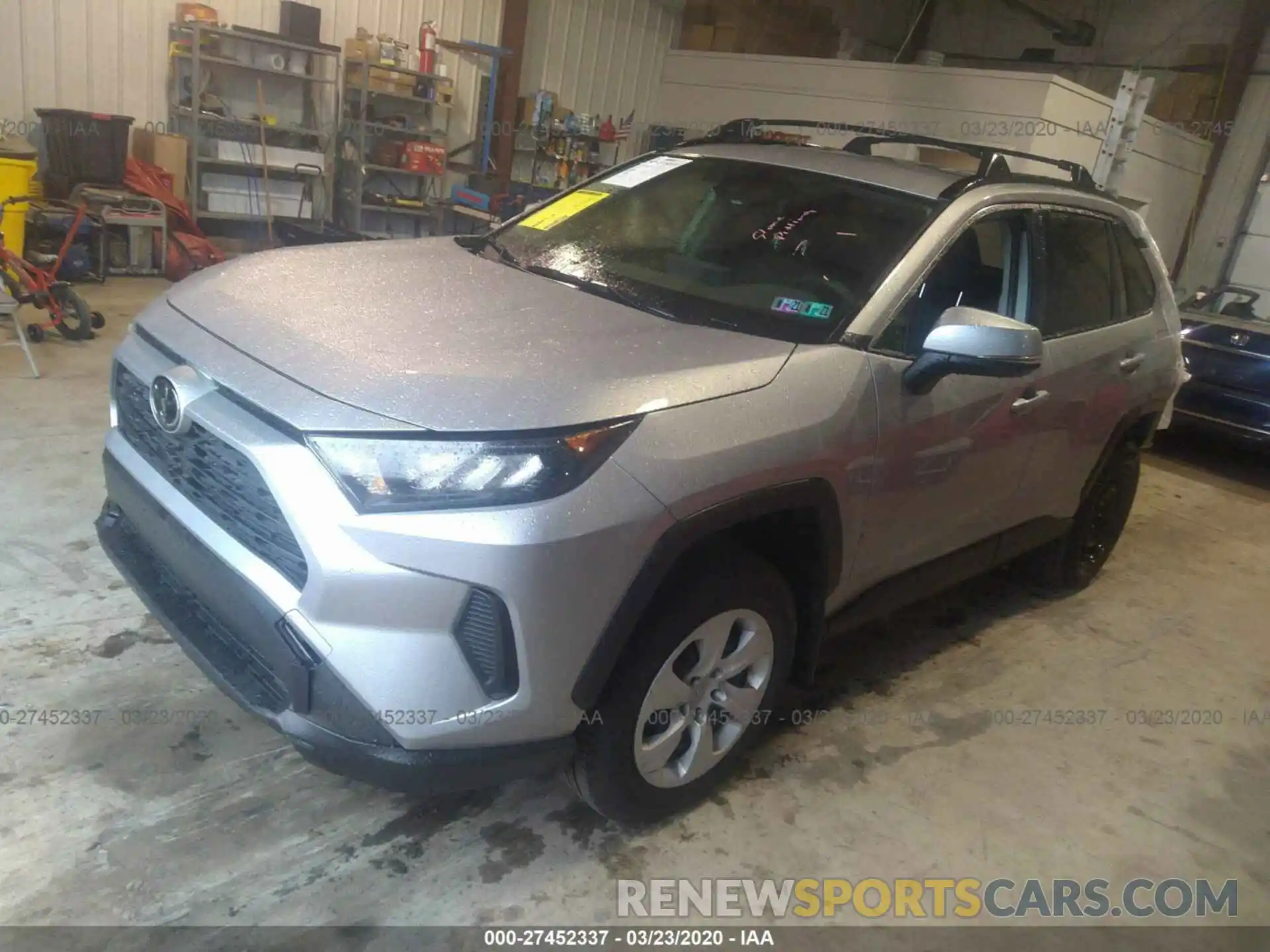 2 Photograph of a damaged car JTMG1RFV4KD019035 TOYOTA RAV4 2019