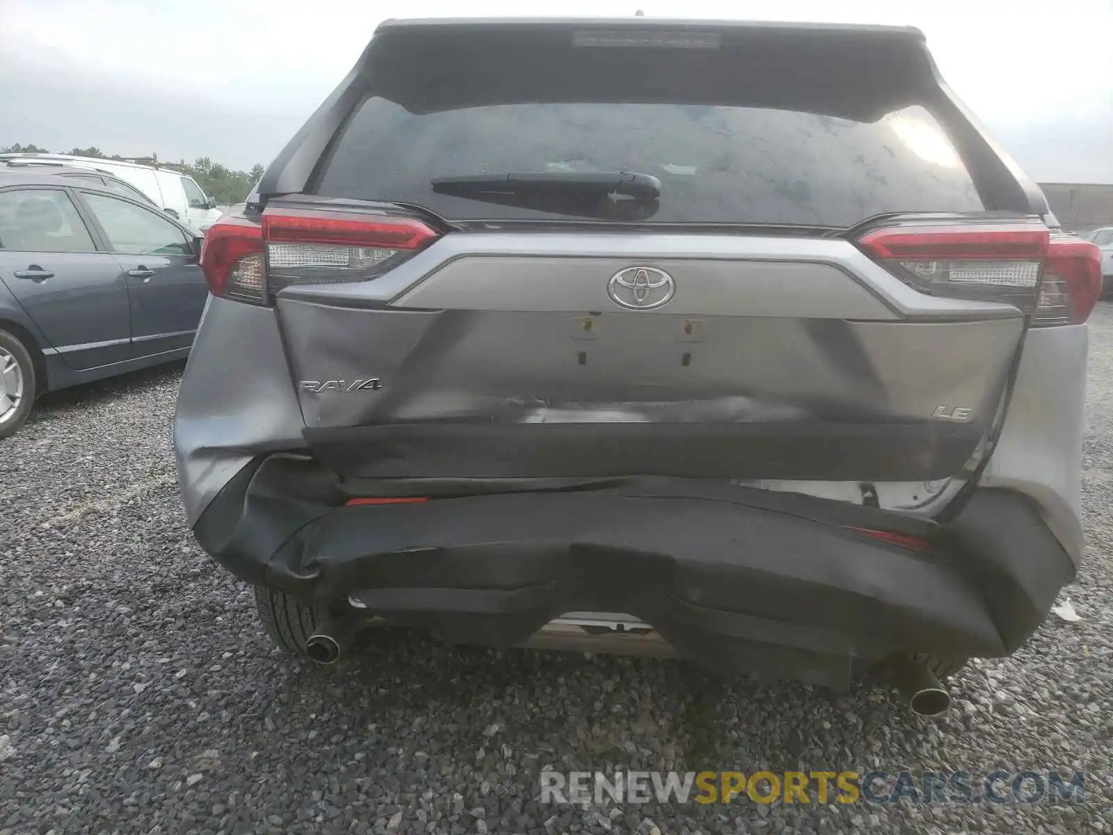 9 Photograph of a damaged car JTMG1RFV4KD037292 TOYOTA RAV4 2019