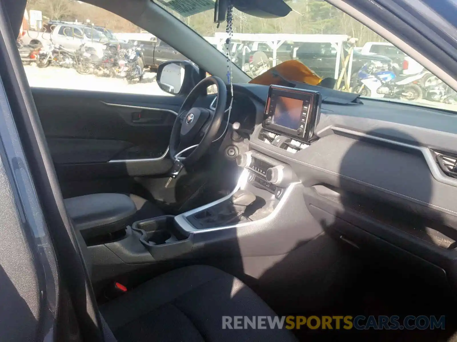 5 Photograph of a damaged car JTMG1RFV4KD518207 TOYOTA RAV4 2019