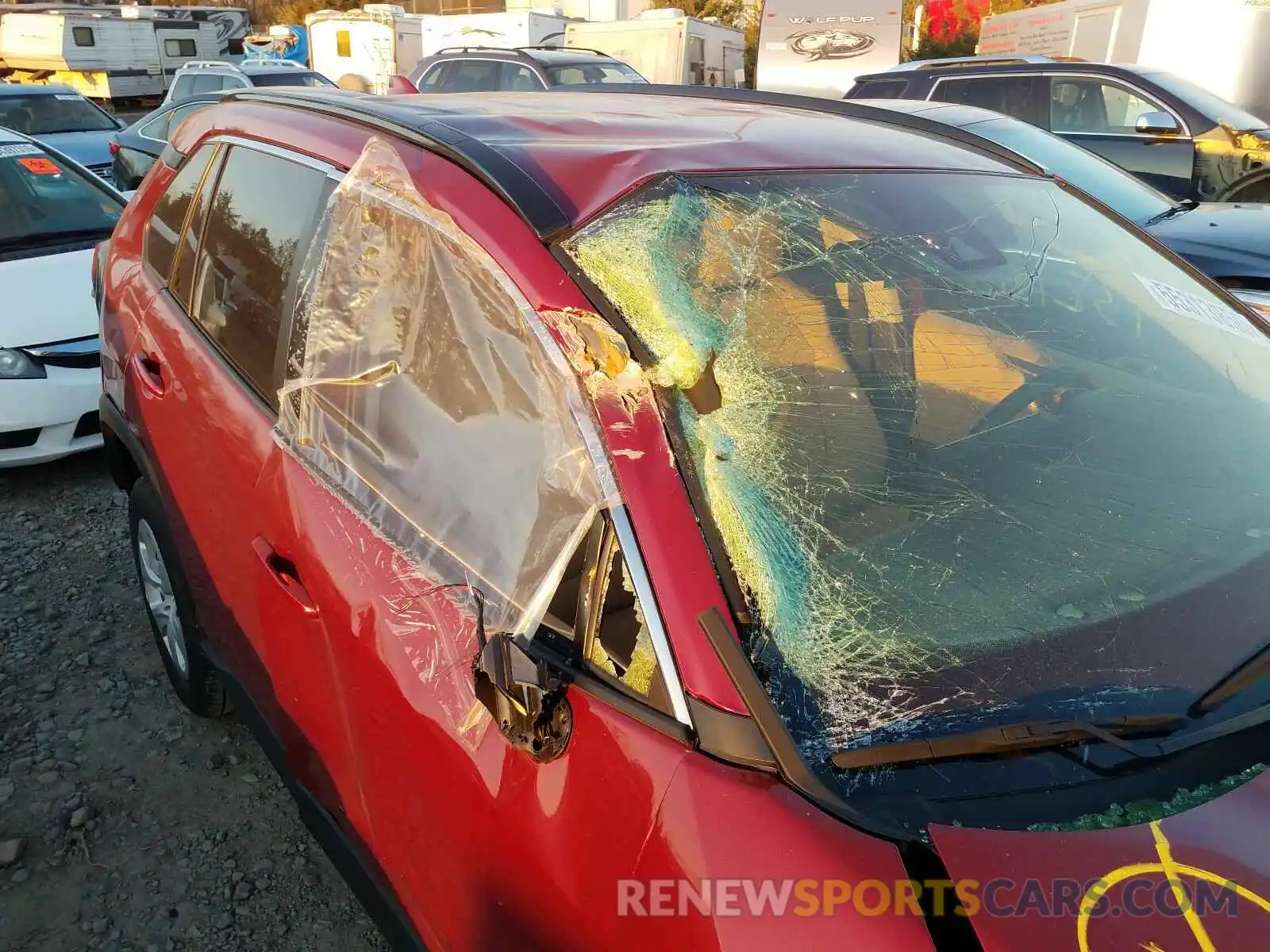 9 Photograph of a damaged car JTMG1RFV4KJ011101 TOYOTA RAV4 2019