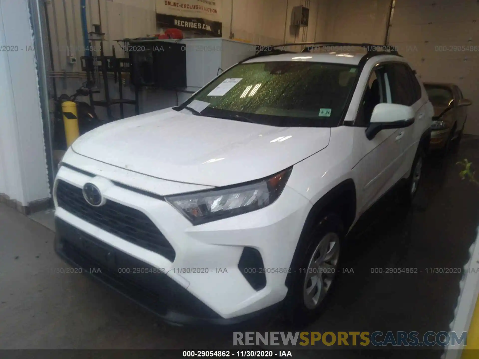 2 Photograph of a damaged car JTMG1RFV4KJ011499 TOYOTA RAV4 2019