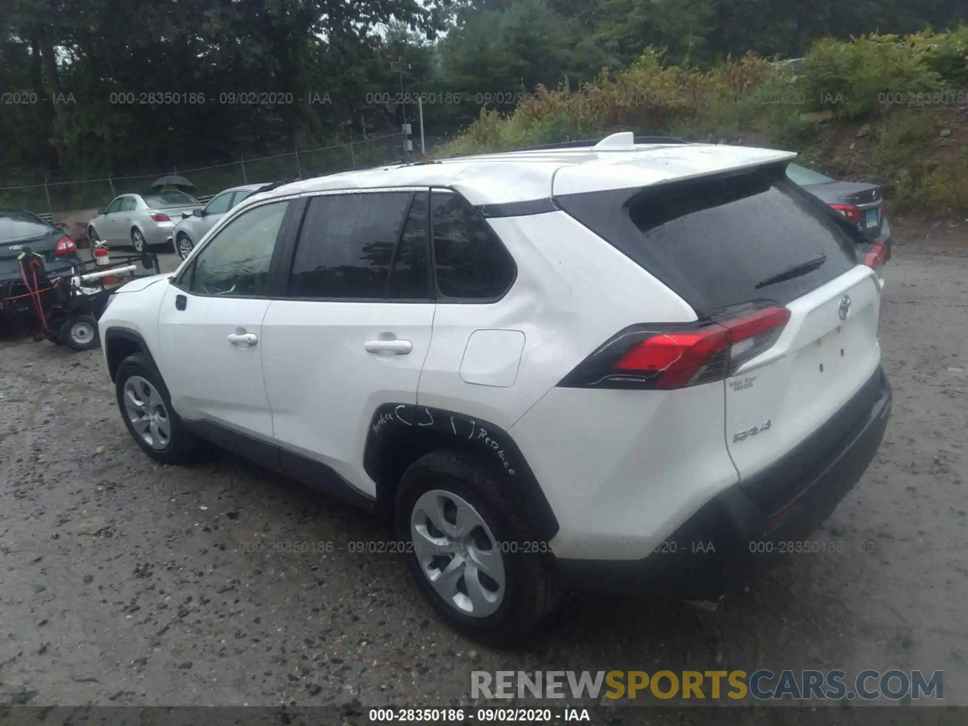 3 Photograph of a damaged car JTMG1RFV4KJ012099 TOYOTA RAV4 2019