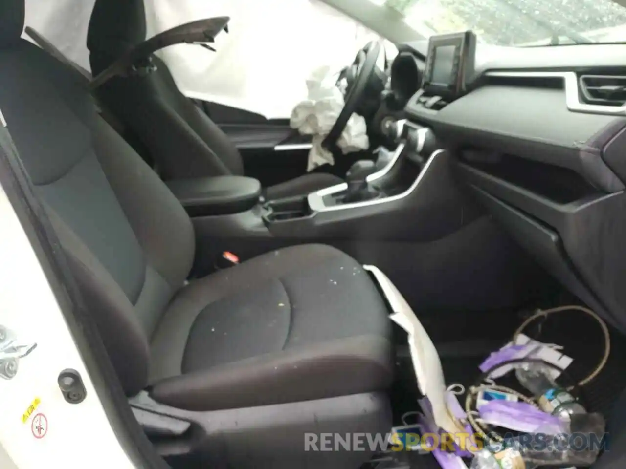 5 Photograph of a damaged car JTMG1RFV5KD005290 TOYOTA RAV4 2019