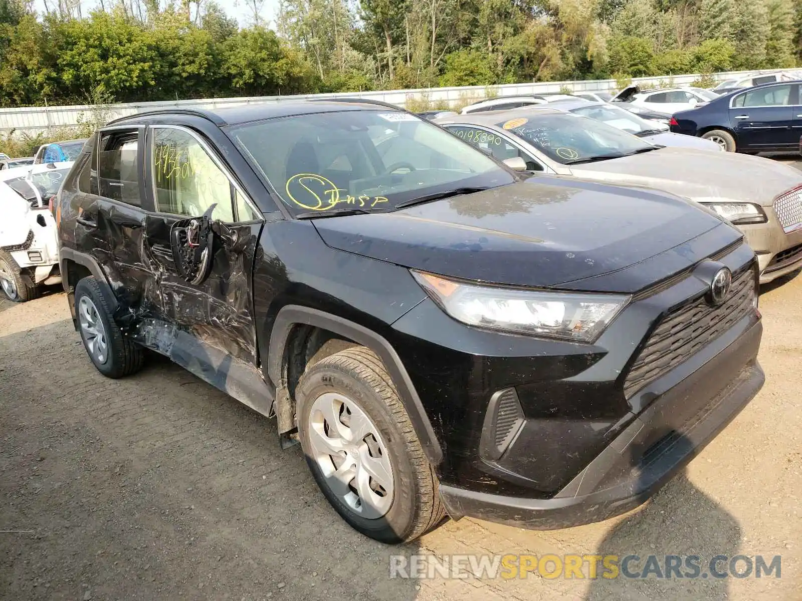 1 Photograph of a damaged car JTMG1RFV5KD007668 TOYOTA RAV4 2019