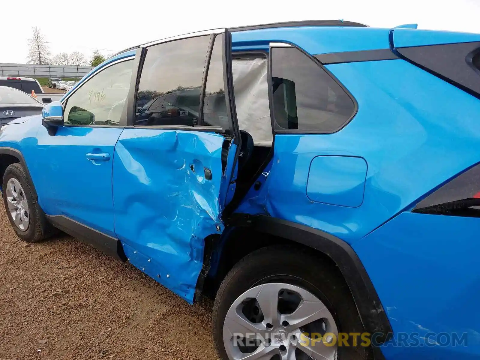 9 Фотография поврежденного автомобиля JTMG1RFV5KD023174 TOYOTA RAV4 2019