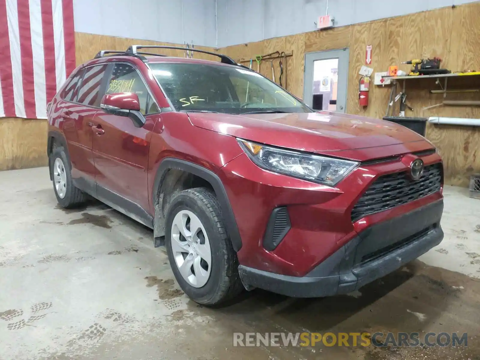 1 Photograph of a damaged car JTMG1RFV5KD522346 TOYOTA RAV4 2019