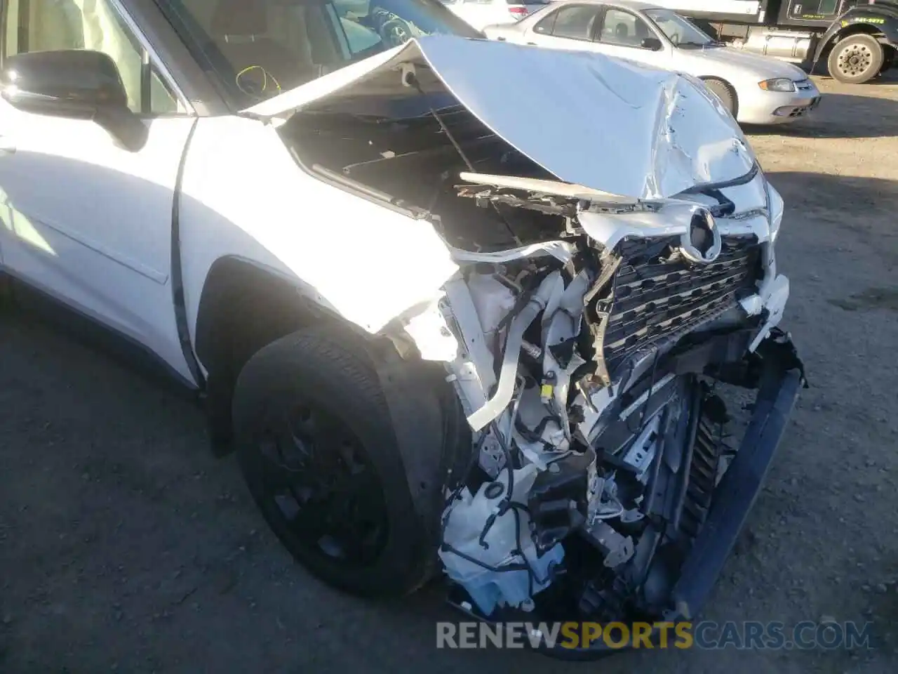 9 Photograph of a damaged car JTMG1RFV5KJ002598 TOYOTA RAV4 2019