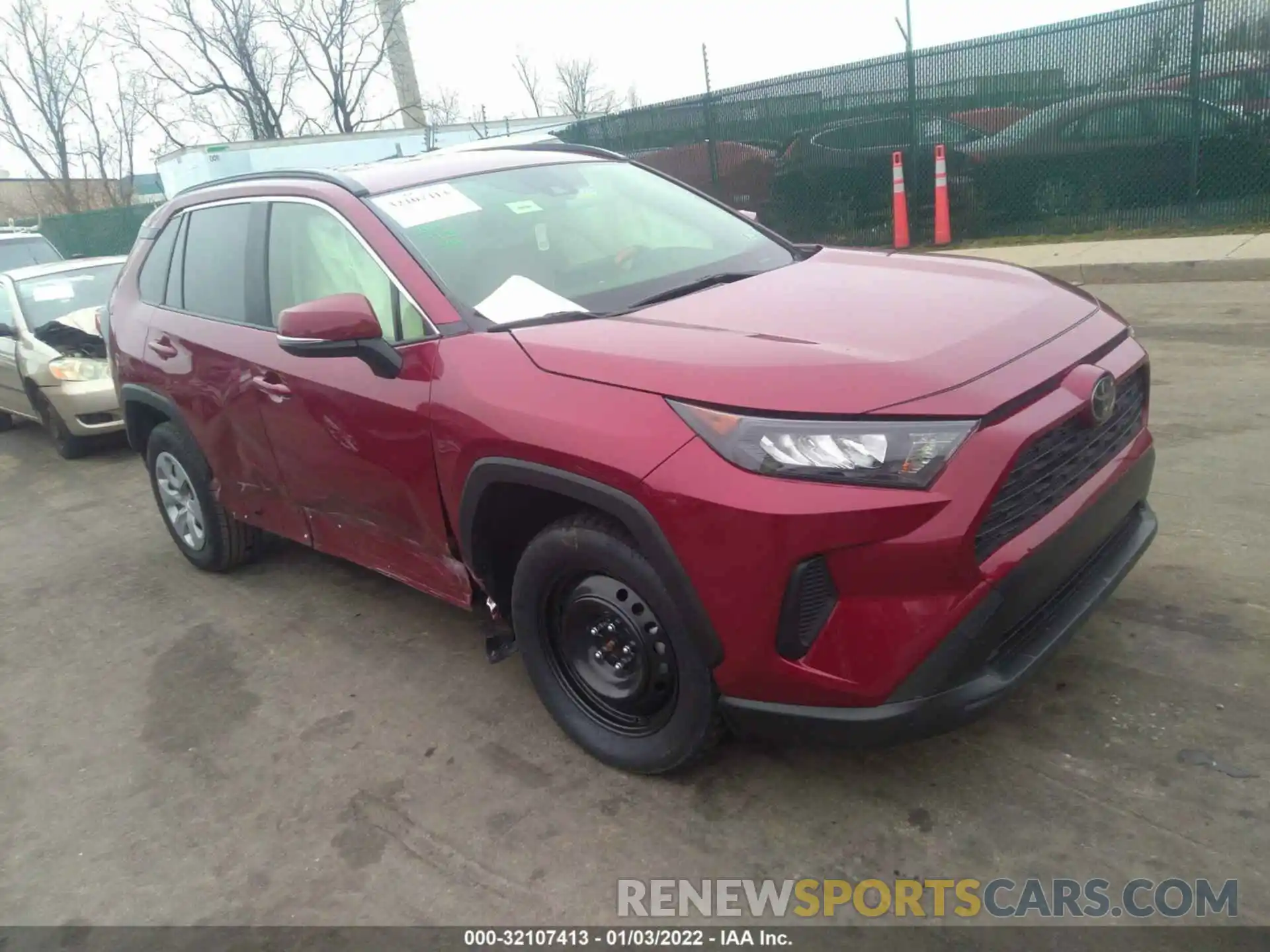 1 Photograph of a damaged car JTMG1RFV5KJ003881 TOYOTA RAV4 2019