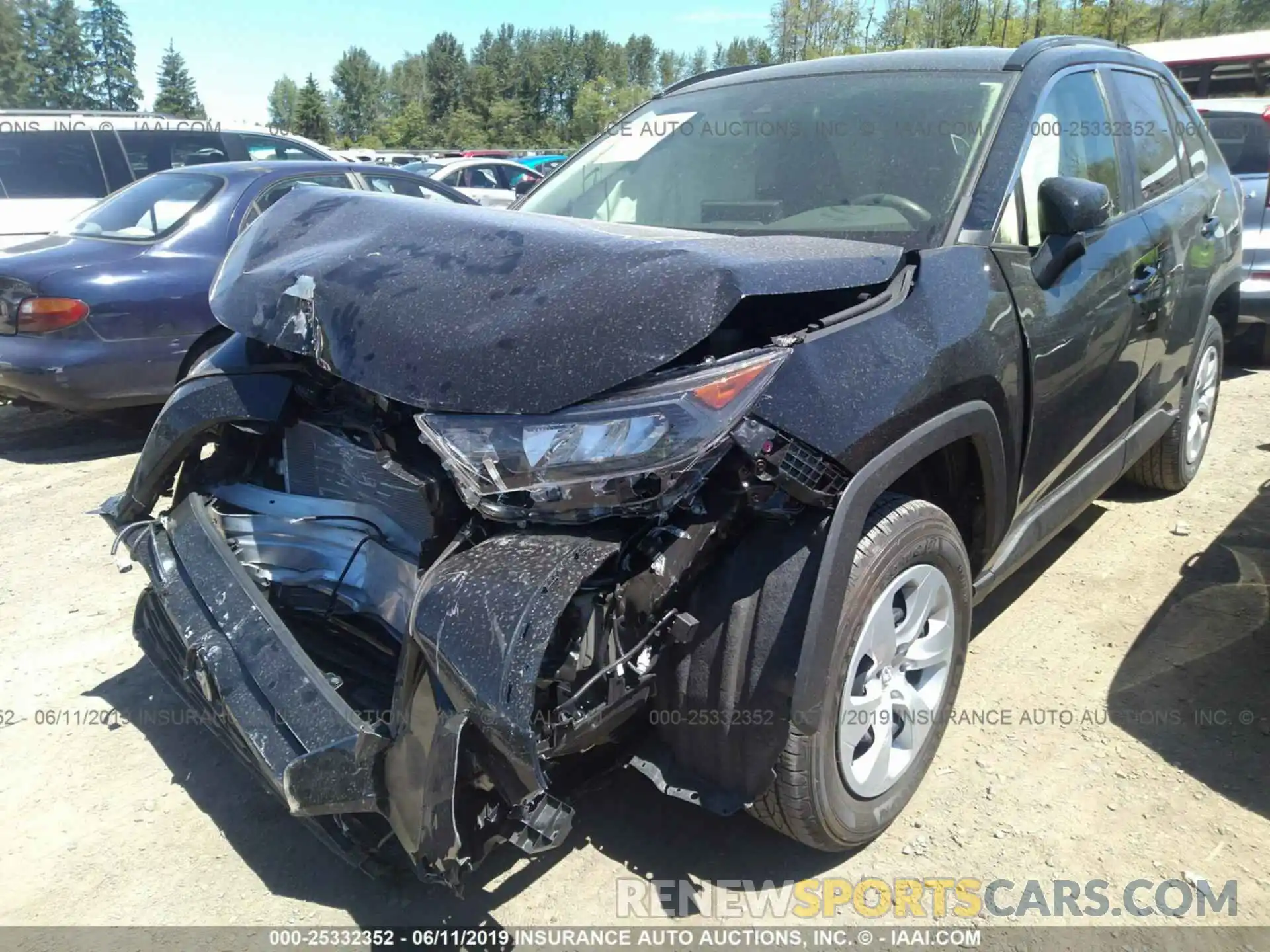 2 Photograph of a damaged car JTMG1RFV5KJ004593 TOYOTA RAV4 2019