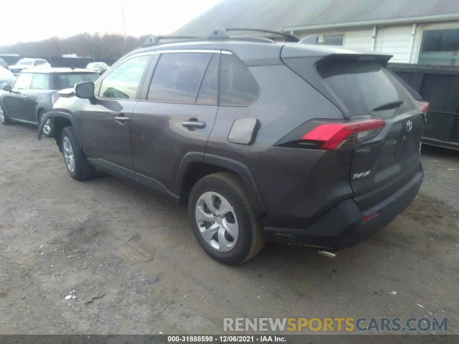 3 Фотография поврежденного автомобиля JTMG1RFV5KJ005517 TOYOTA RAV4 2019