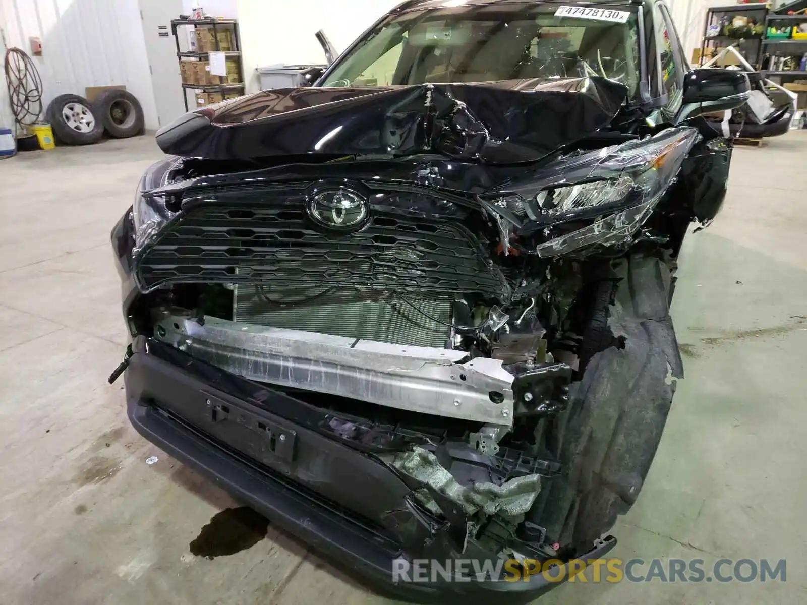 9 Photograph of a damaged car JTMG1RFV5KJ021734 TOYOTA RAV4 2019