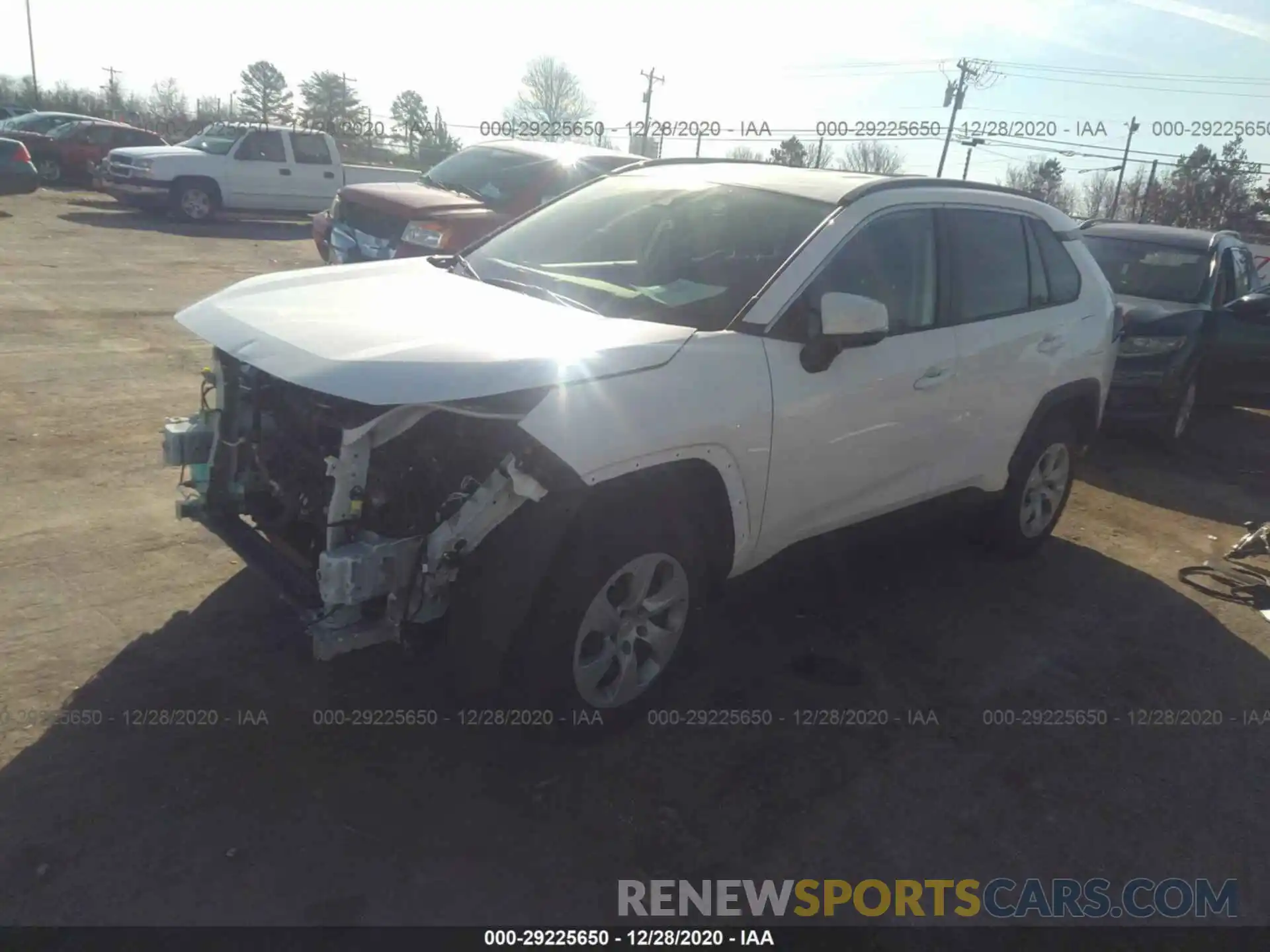 2 Фотография поврежденного автомобиля JTMG1RFV5KJ024357 TOYOTA RAV4 2019