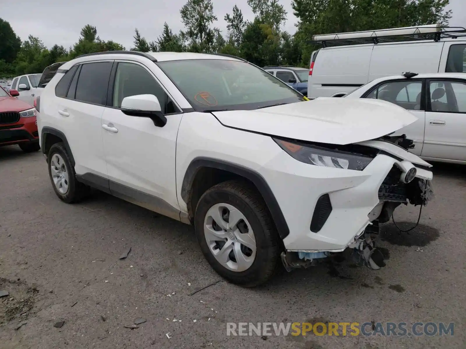 1 Photograph of a damaged car JTMG1RFV6KD033888 TOYOTA RAV4 2019