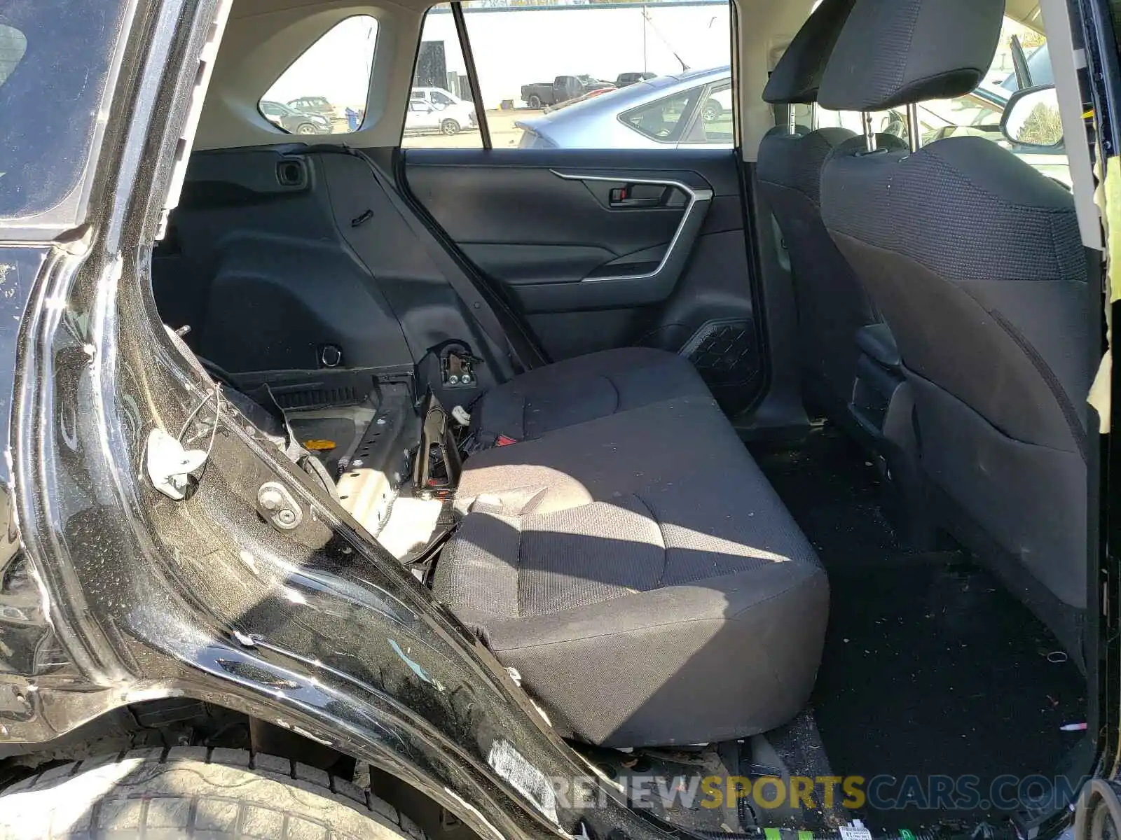 6 Photograph of a damaged car JTMG1RFV6KJ024836 TOYOTA RAV4 2019