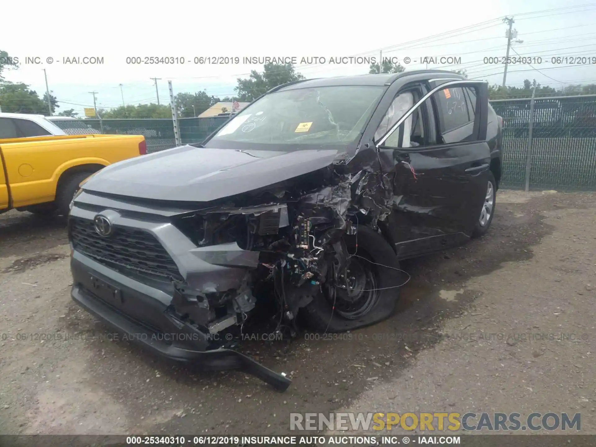 2 Фотография поврежденного автомобиля JTMG1RFV7KD017070 TOYOTA RAV4 2019