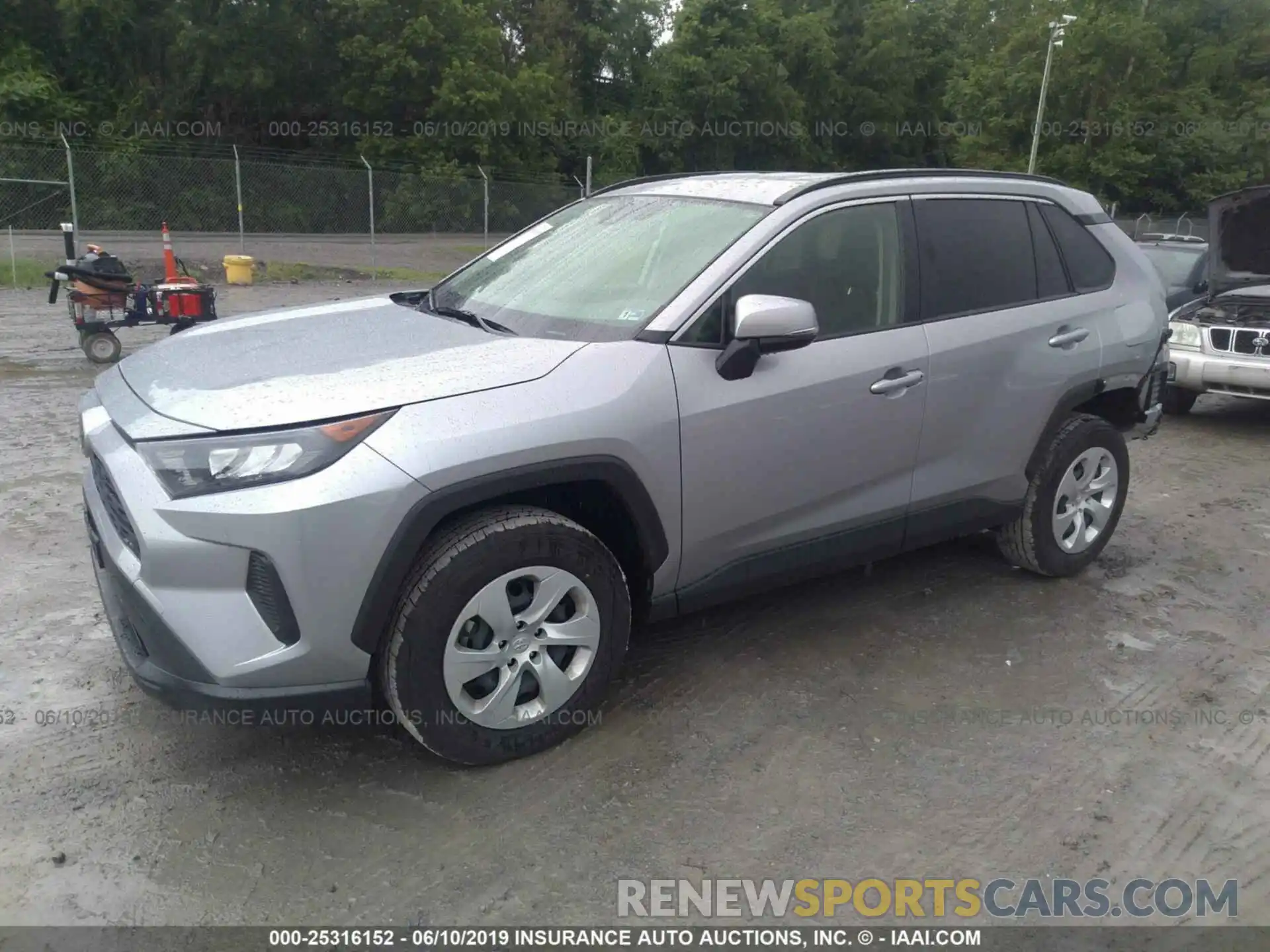 2 Фотография поврежденного автомобиля JTMG1RFV7KD503782 TOYOTA RAV4 2019