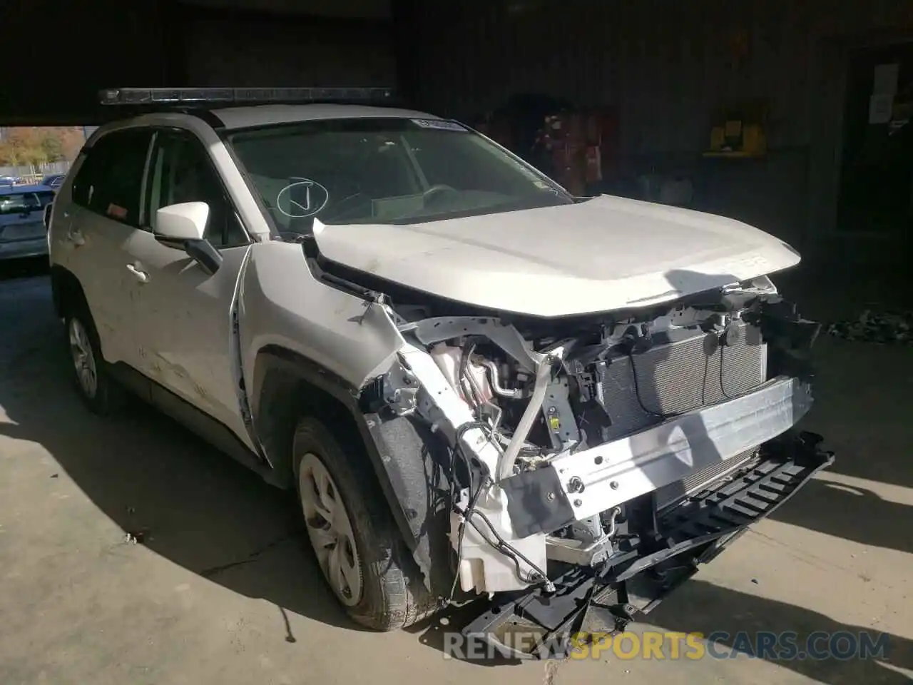 1 Photograph of a damaged car JTMG1RFV7KJ005275 TOYOTA RAV4 2019