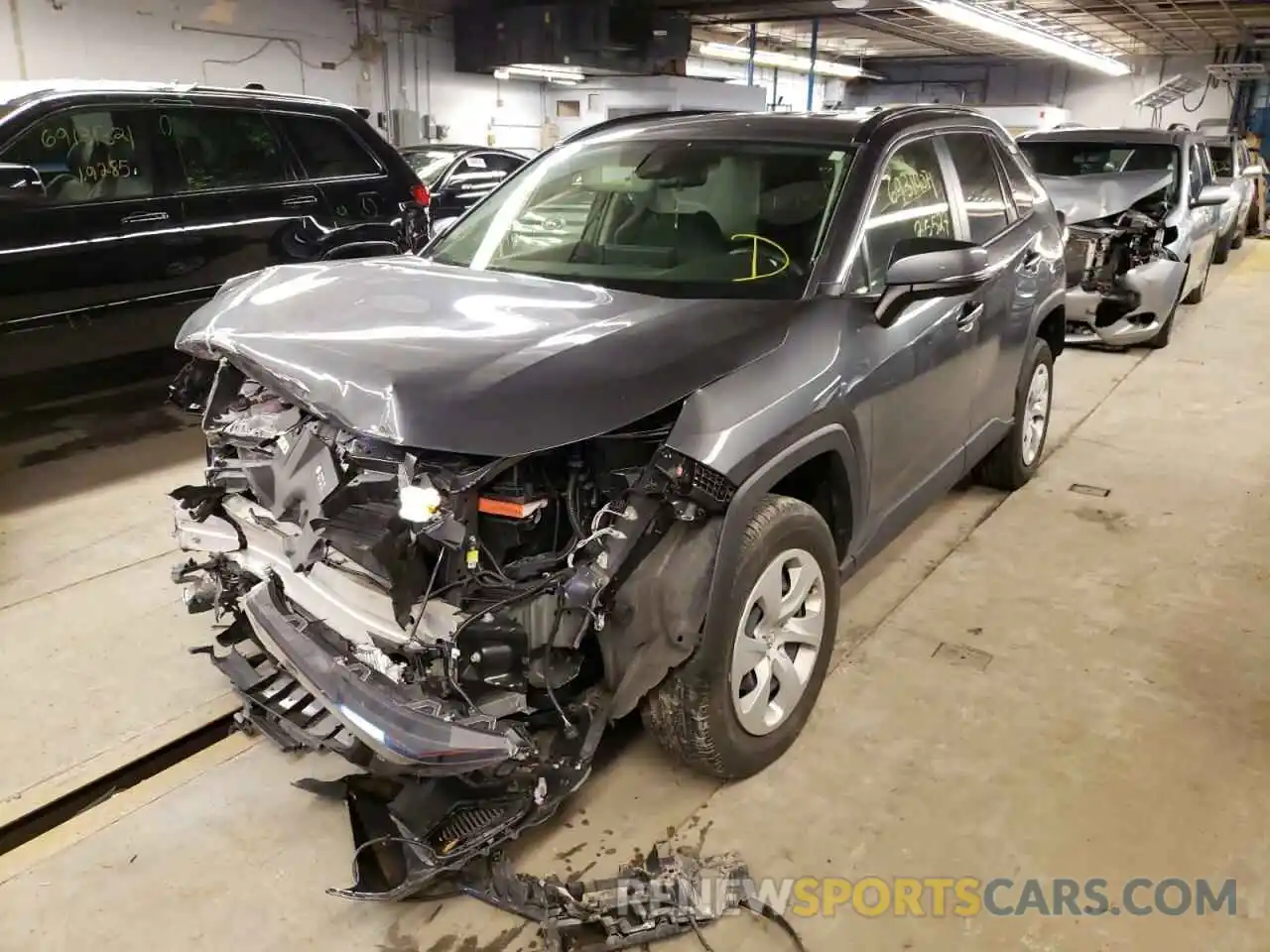 2 Photograph of a damaged car JTMG1RFV7KJ016048 TOYOTA RAV4 2019