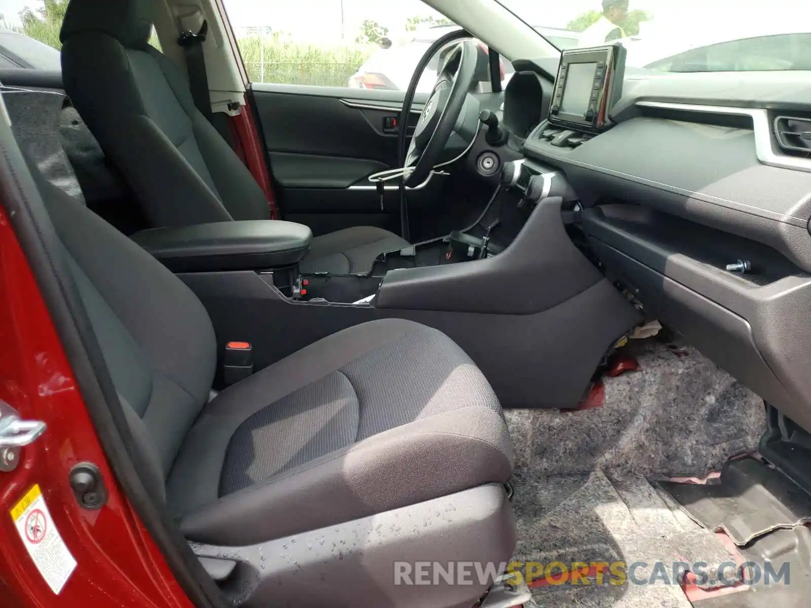 5 Photograph of a damaged car JTMG1RFV8KD008071 TOYOTA RAV4 2019