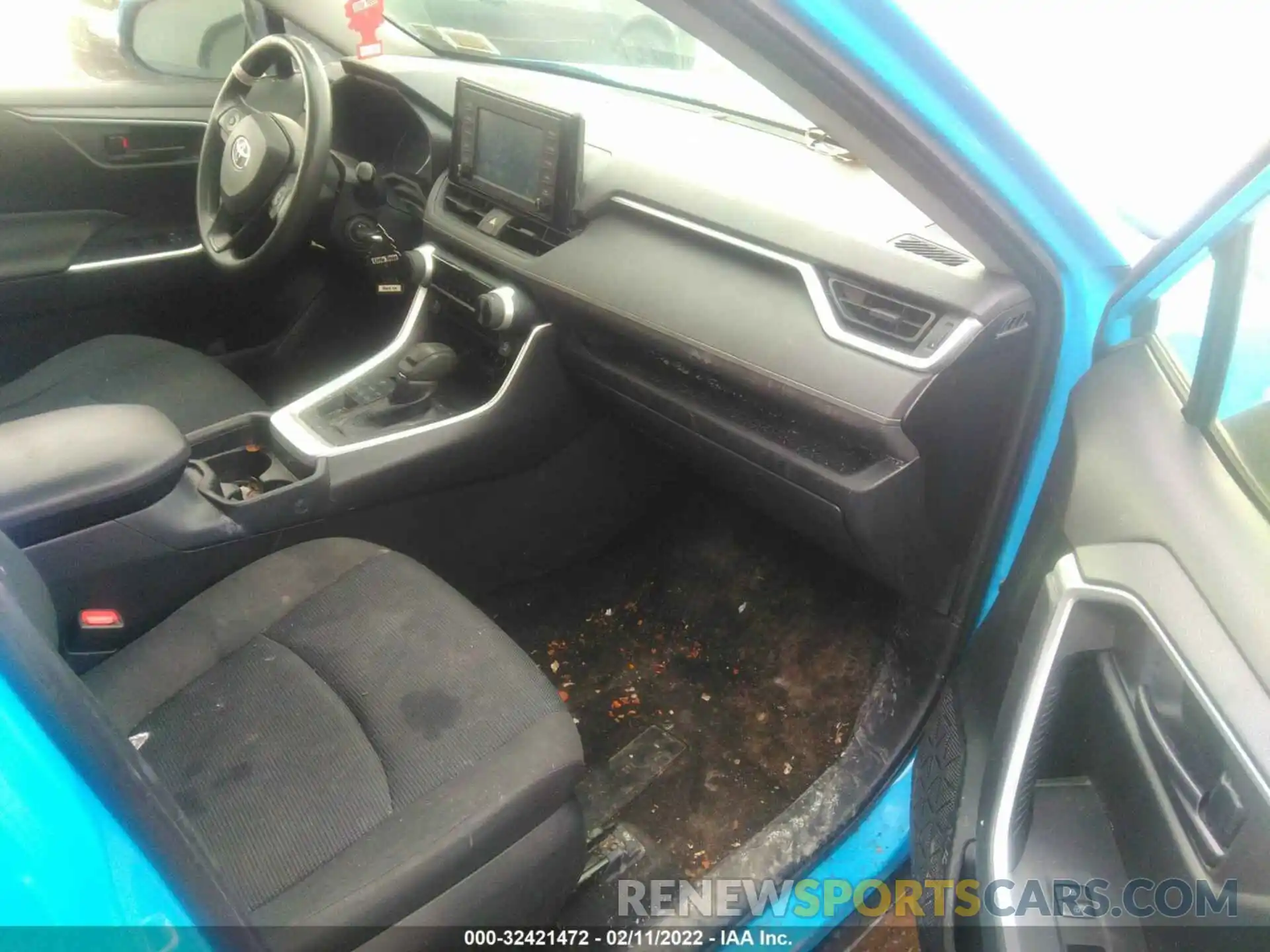 5 Photograph of a damaged car JTMG1RFV8KD042933 TOYOTA RAV4 2019