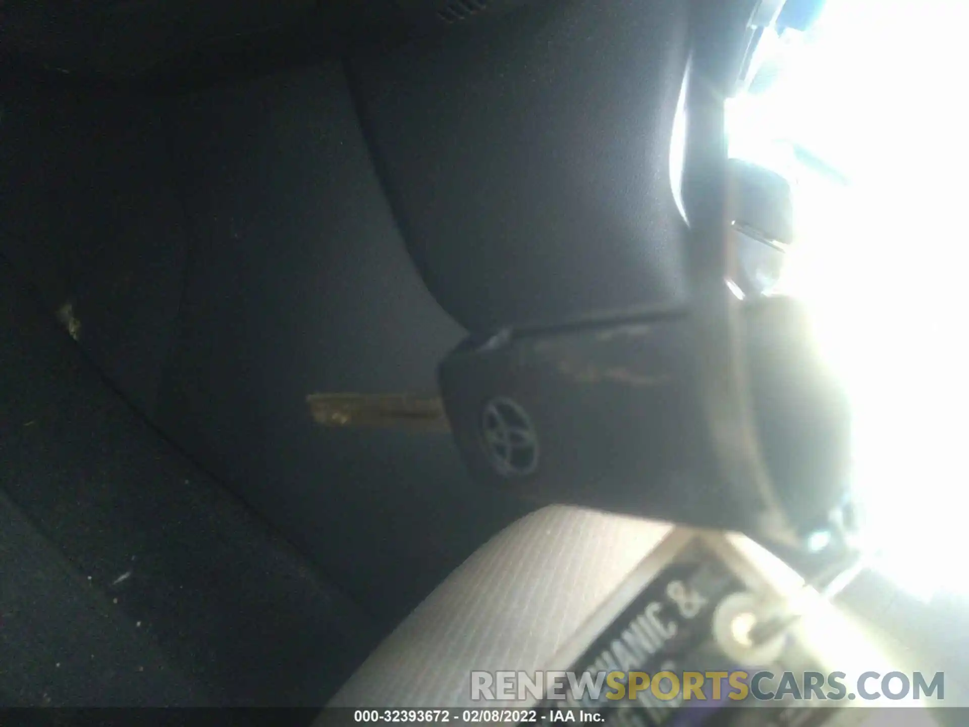 11 Photograph of a damaged car JTMG1RFV8KJ009075 TOYOTA RAV4 2019